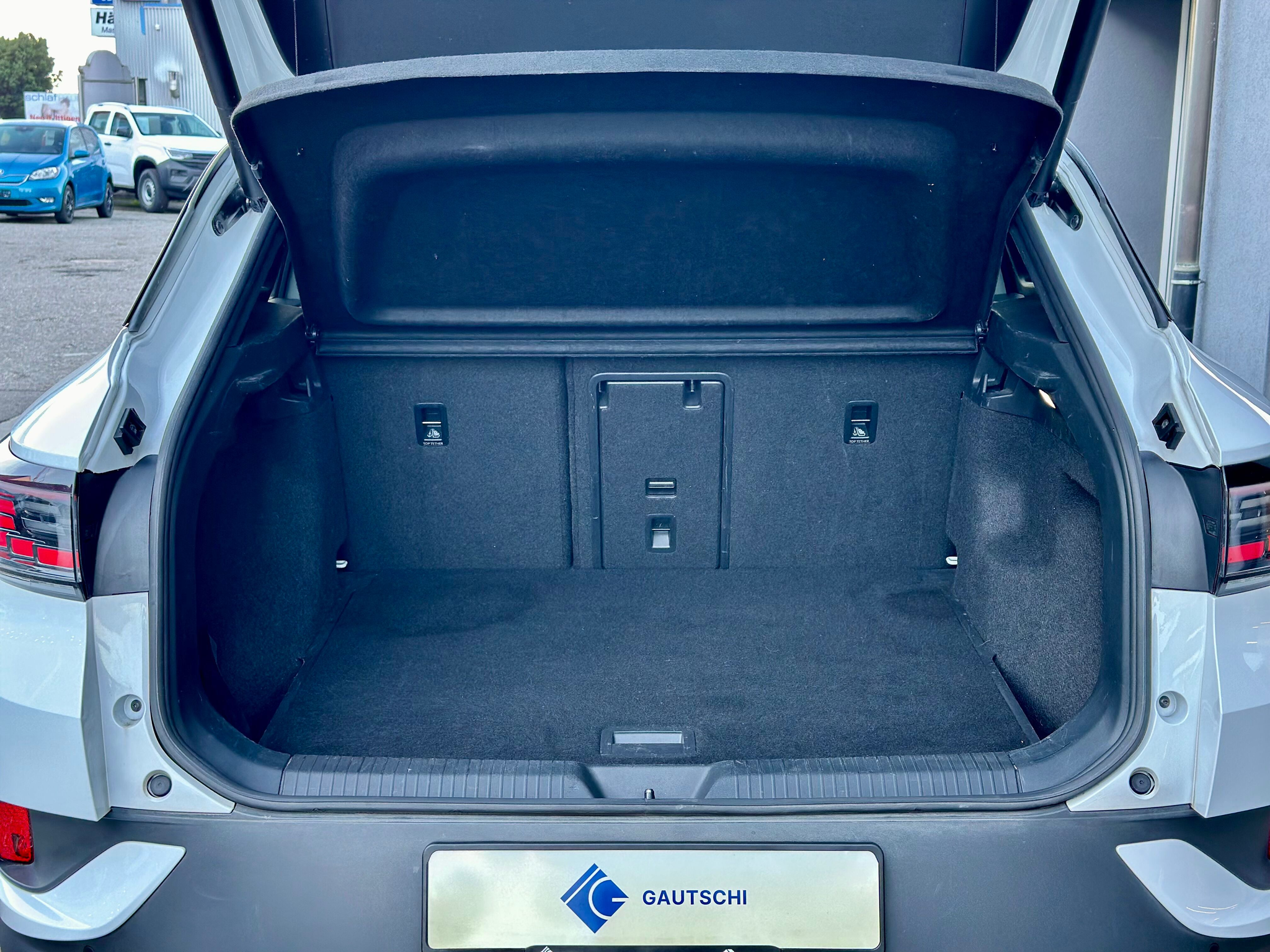 listing desktop thumbnail image 9