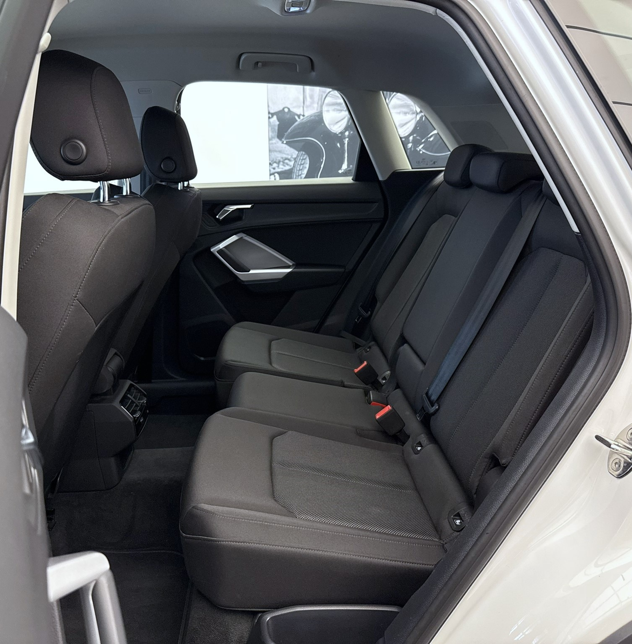 listing desktop thumbnail image 18