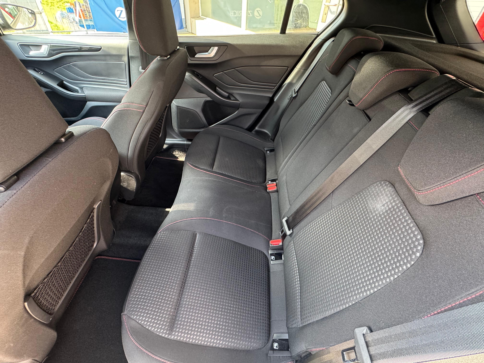 listing desktop thumbnail image 15