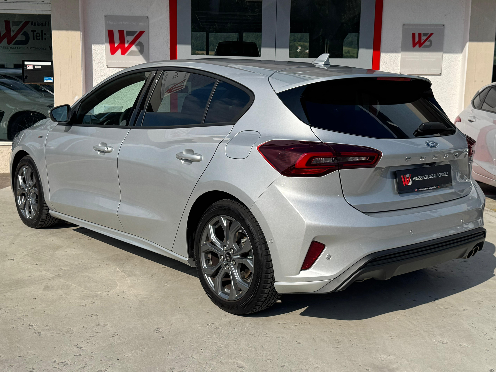 listing desktop thumbnail image 4