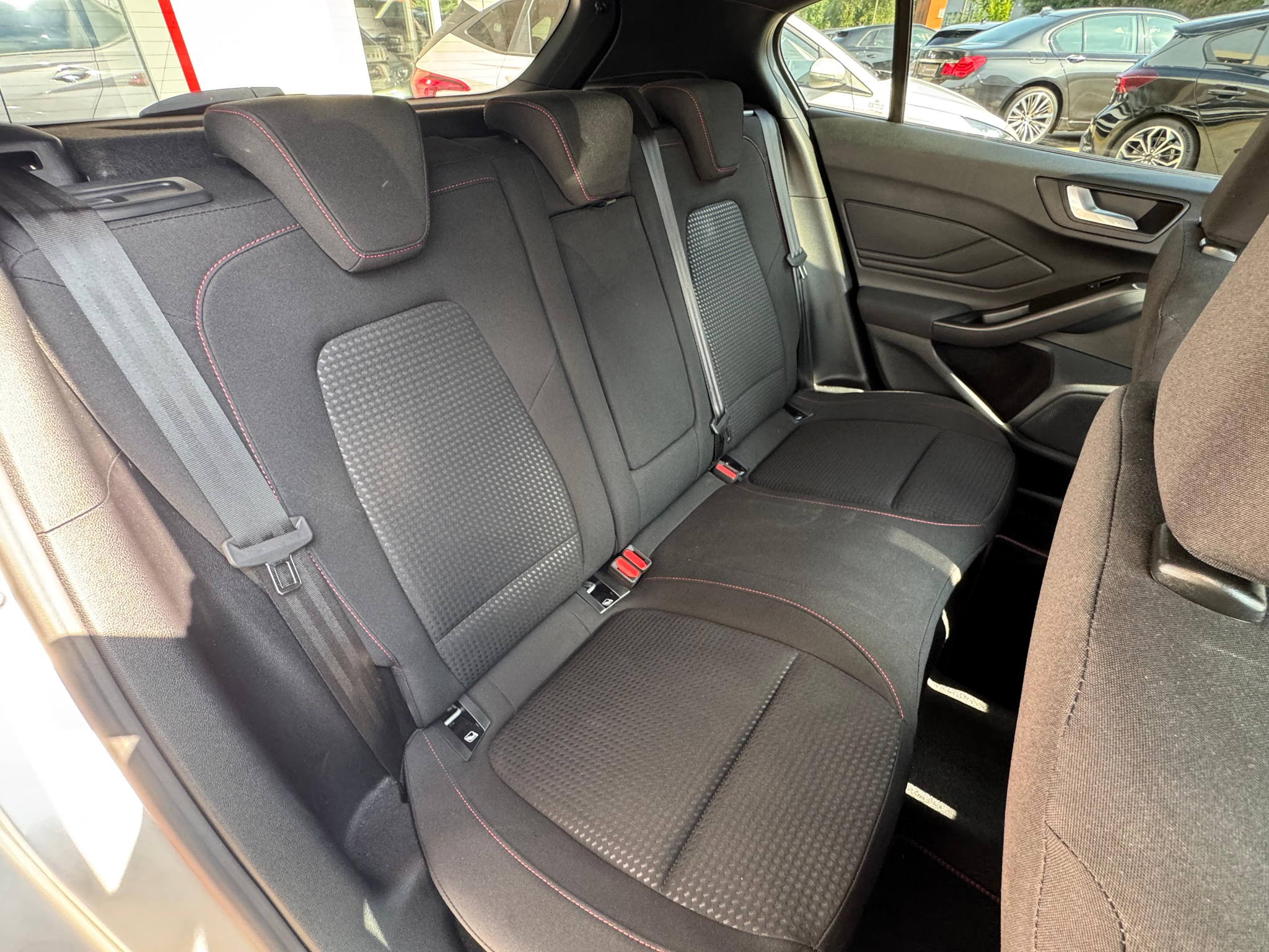 listing desktop thumbnail image 14