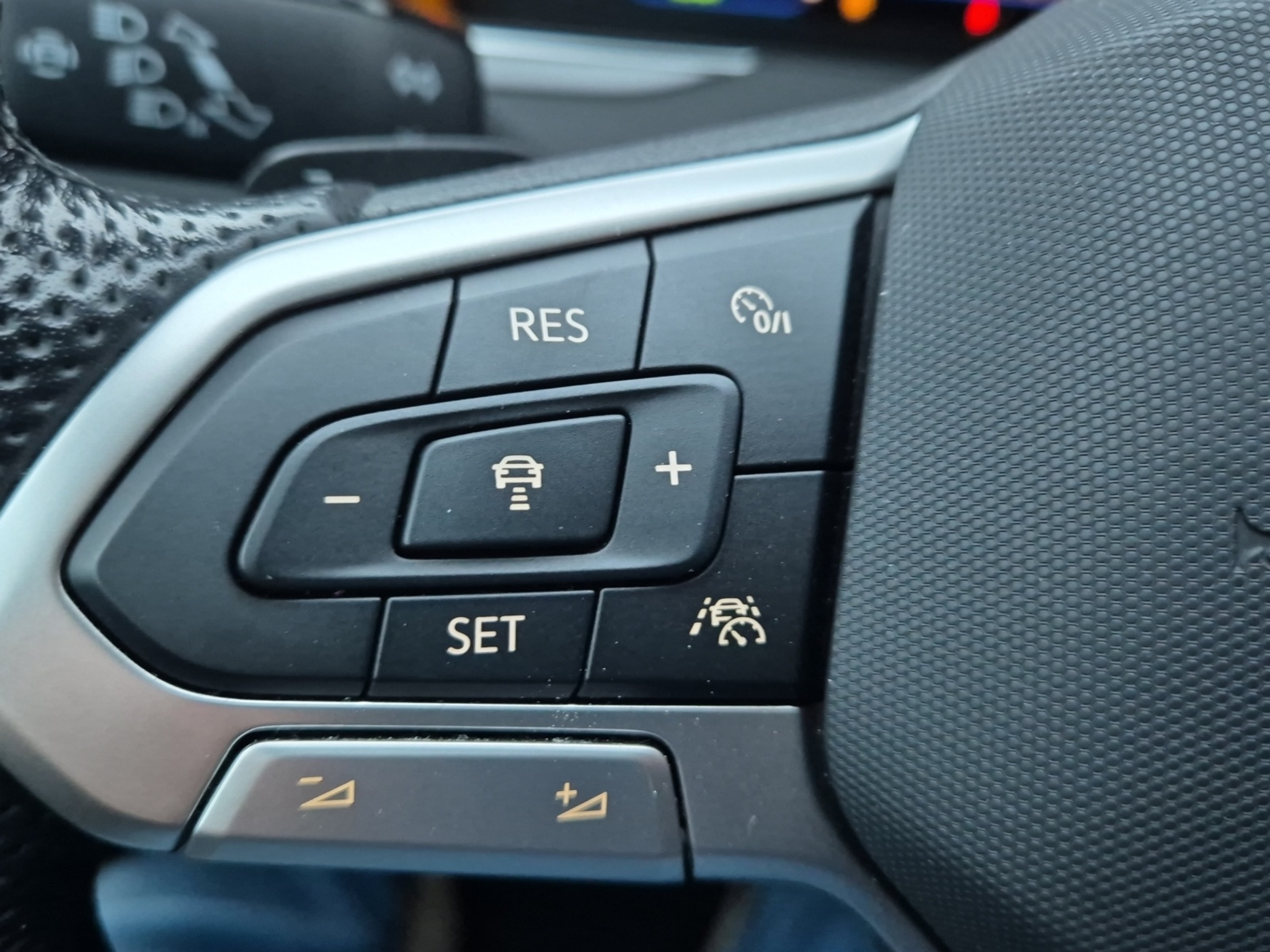 listing desktop thumbnail image 17