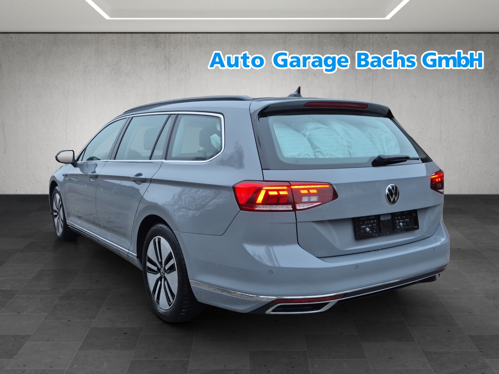 listing desktop thumbnail image 3