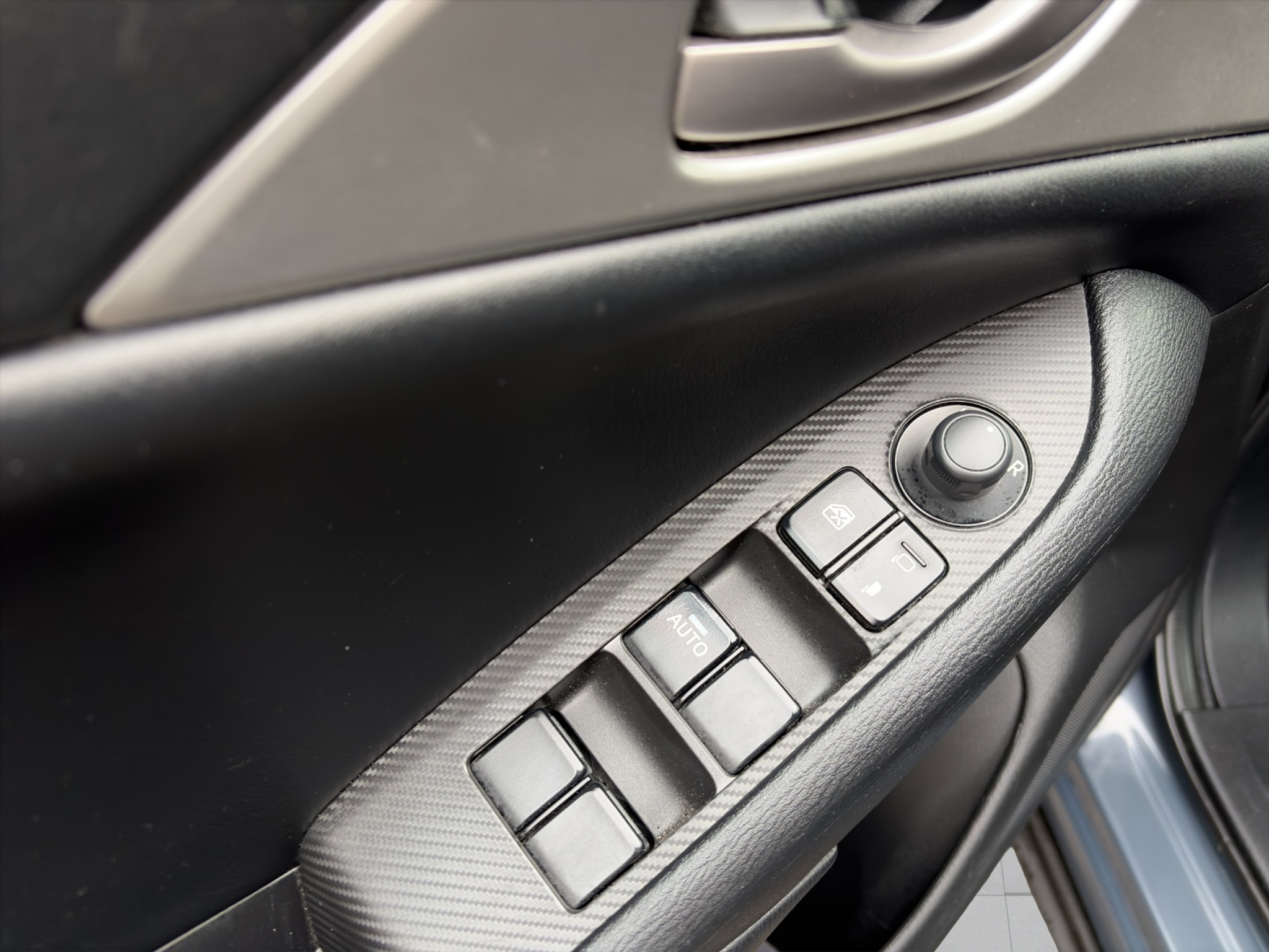 listing desktop thumbnail image 7