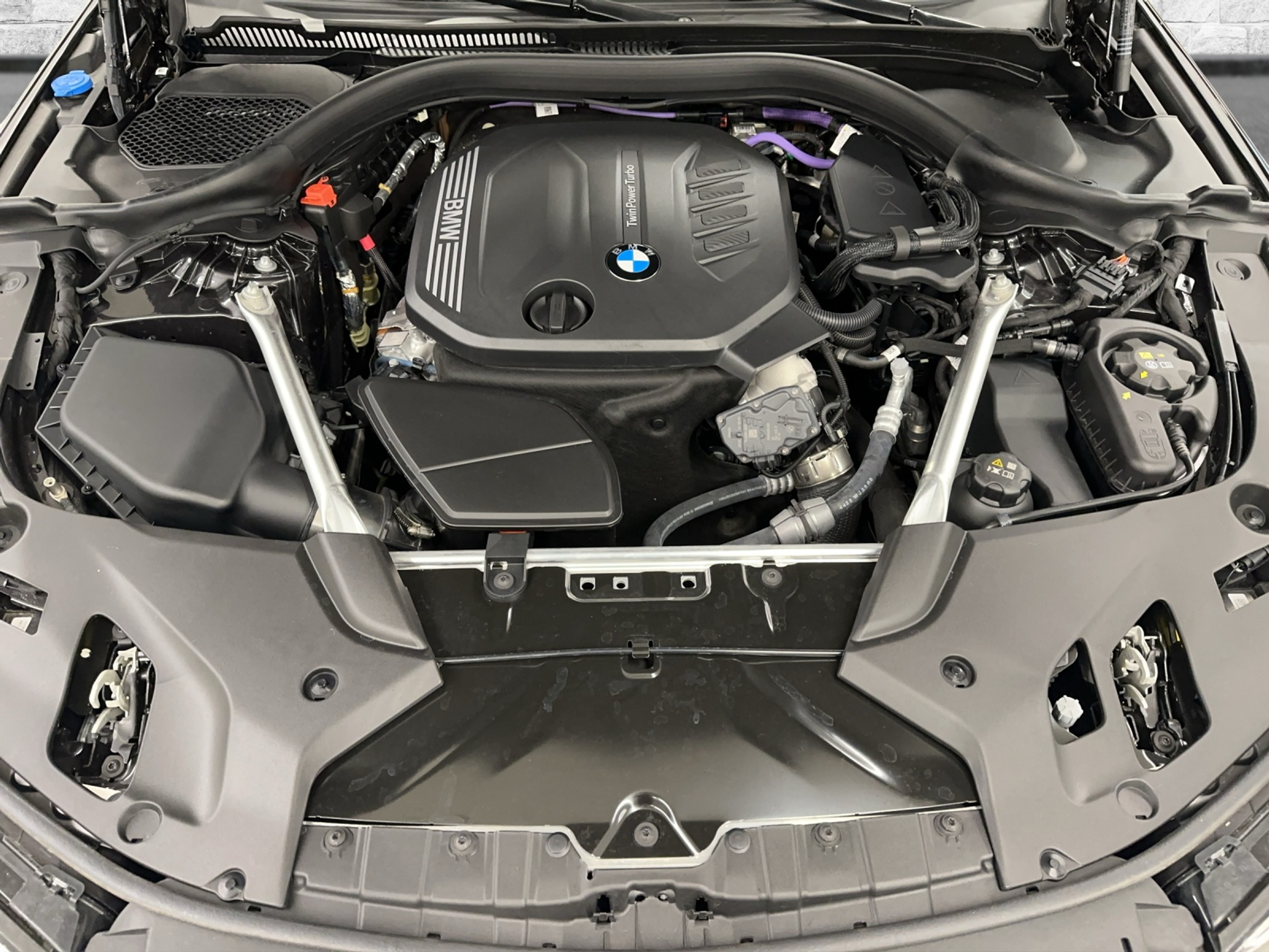 listing desktop thumbnail image 17