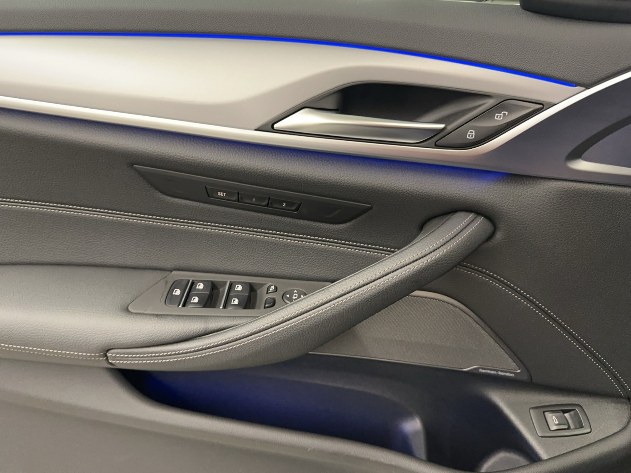 listing desktop thumbnail image 11