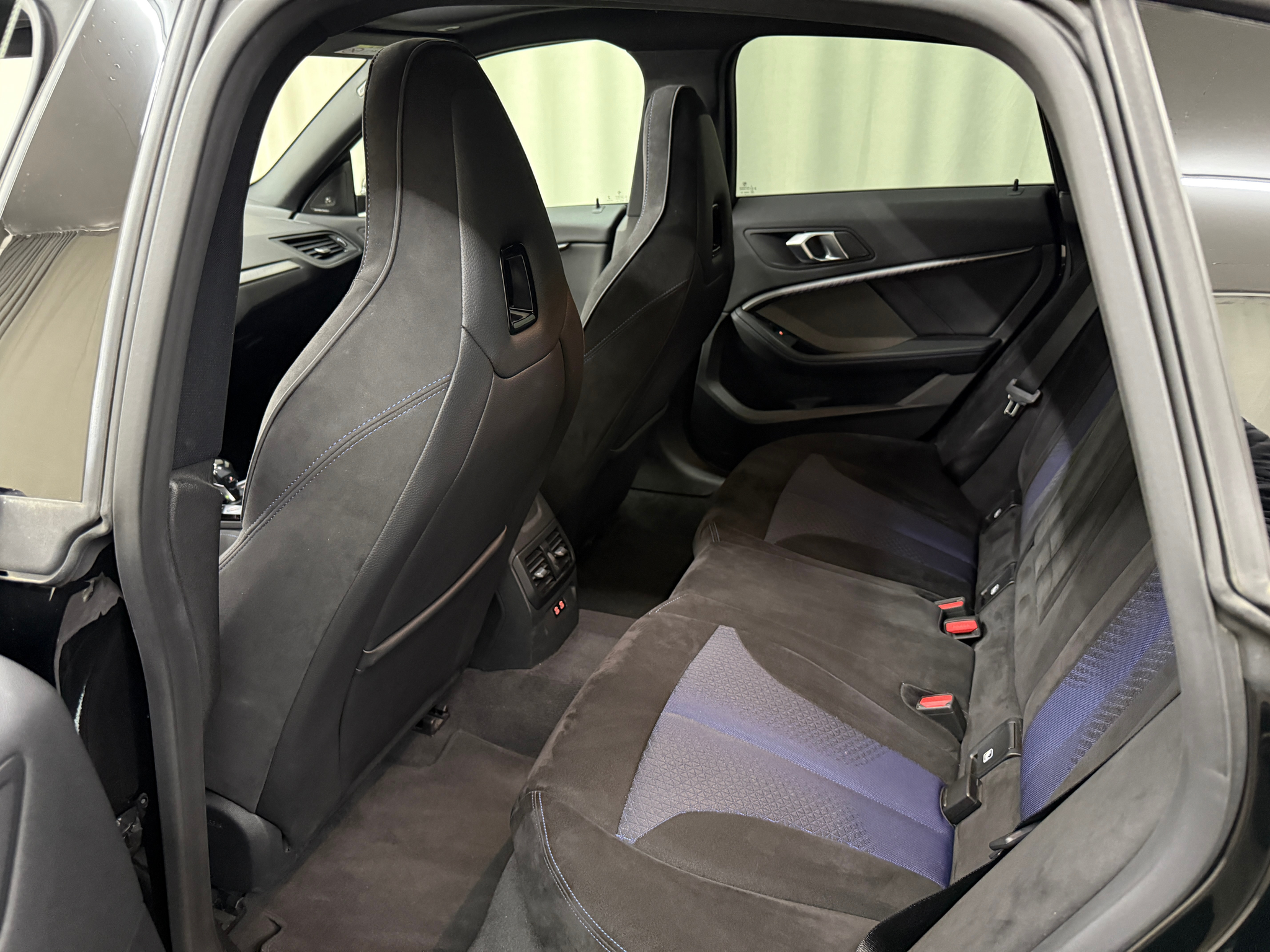 listing desktop thumbnail image 12