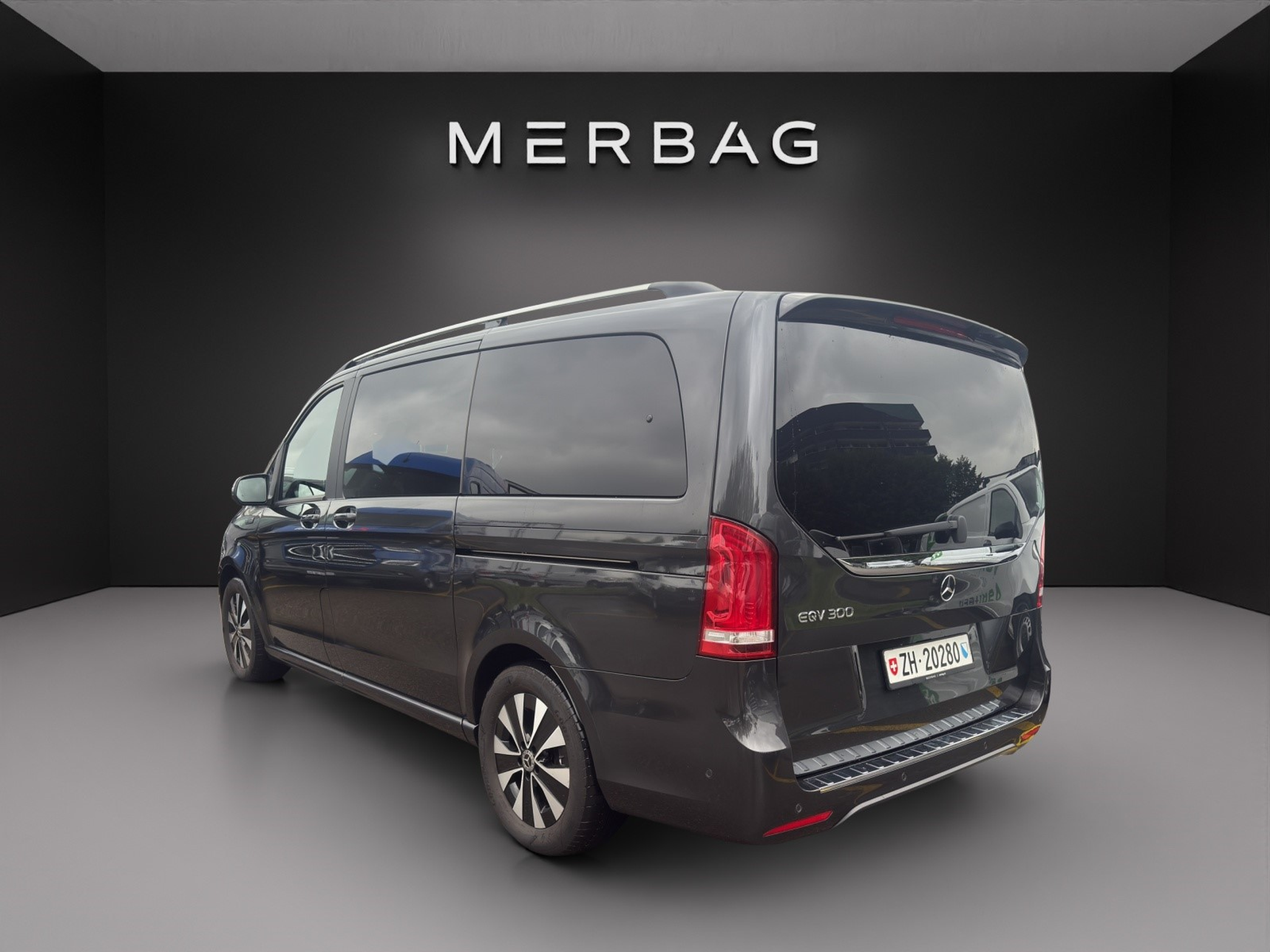 listing desktop thumbnail image 3