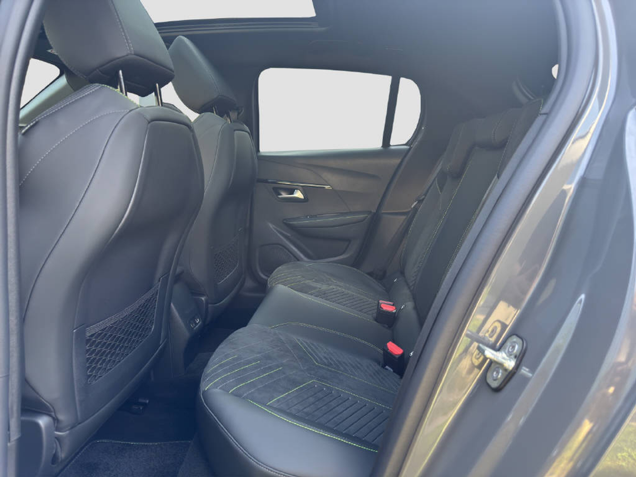 listing desktop thumbnail image 12