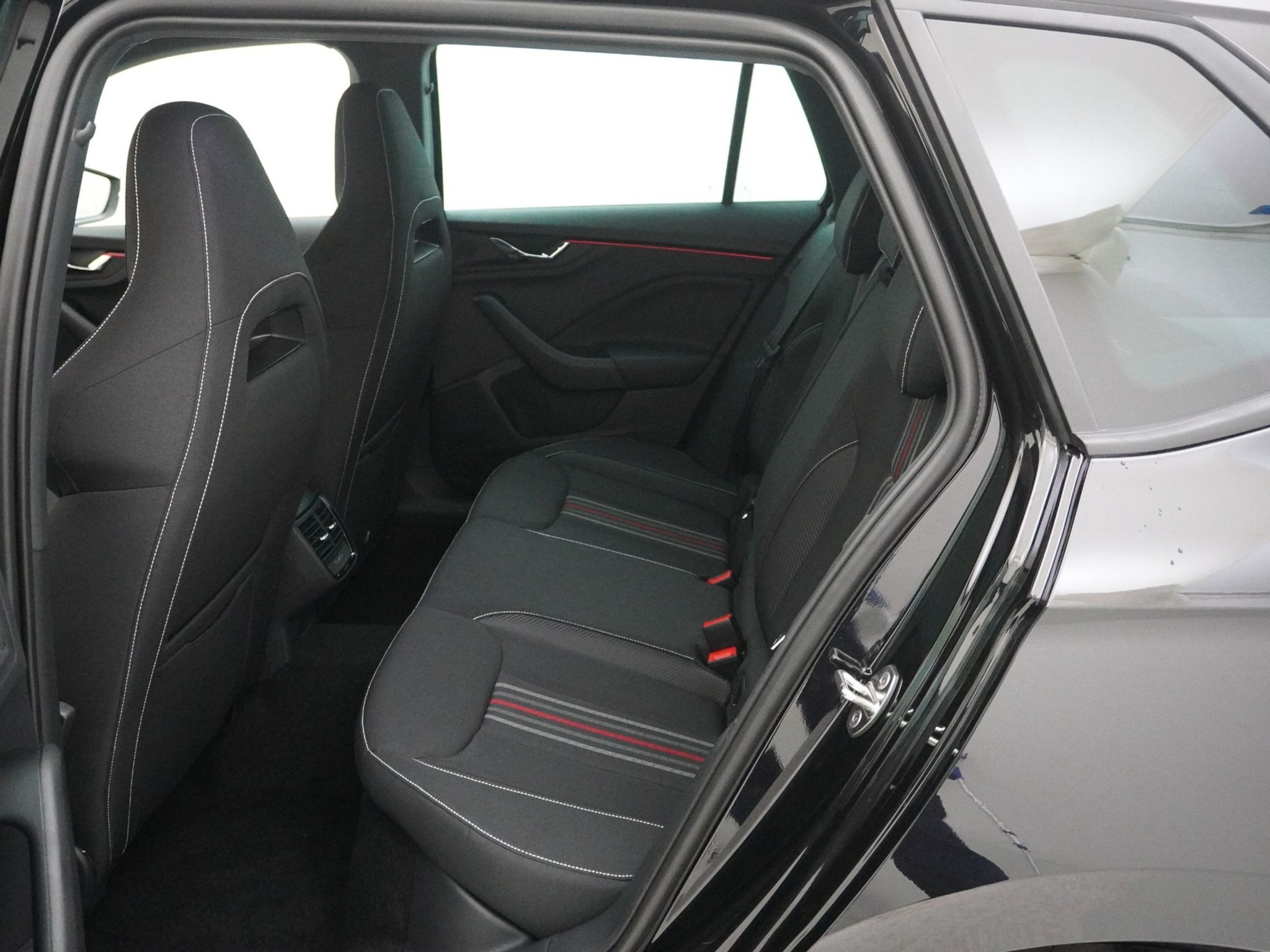 listing desktop thumbnail image 14