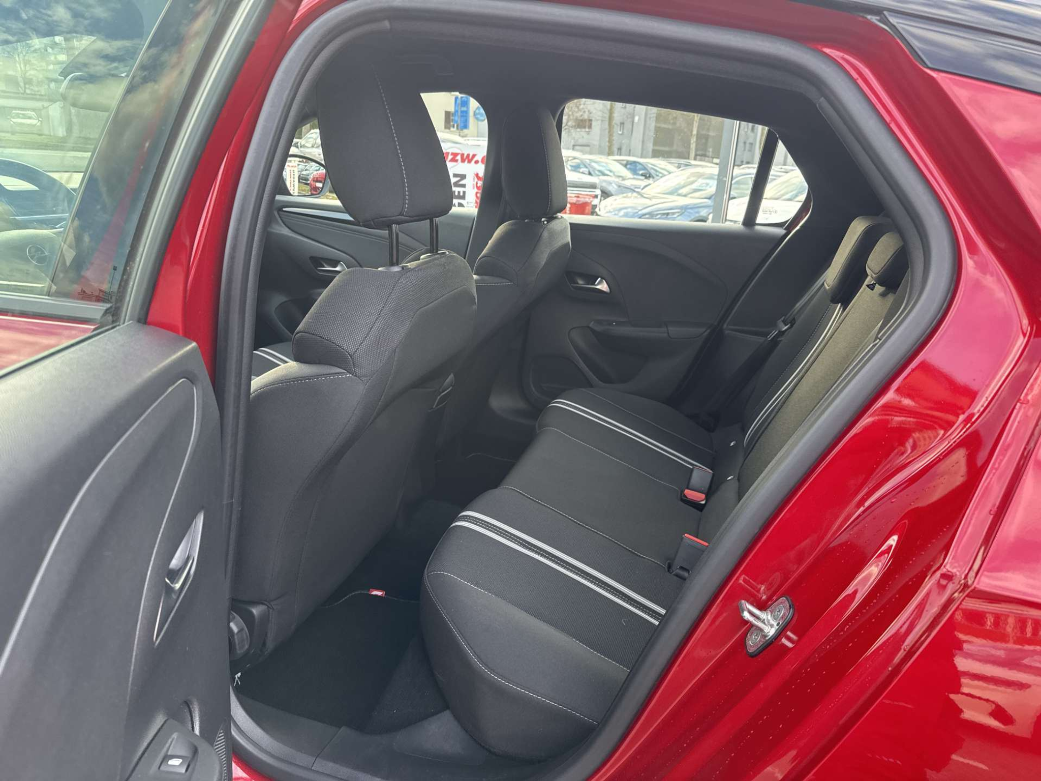 listing desktop thumbnail image 6