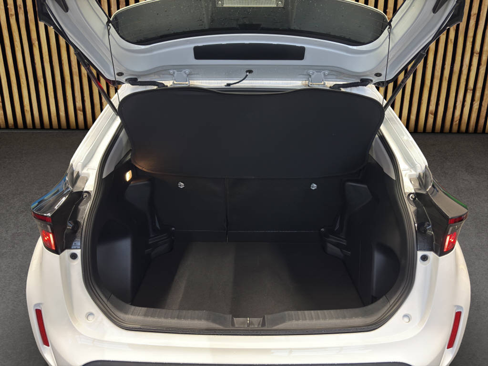 listing desktop thumbnail image 13