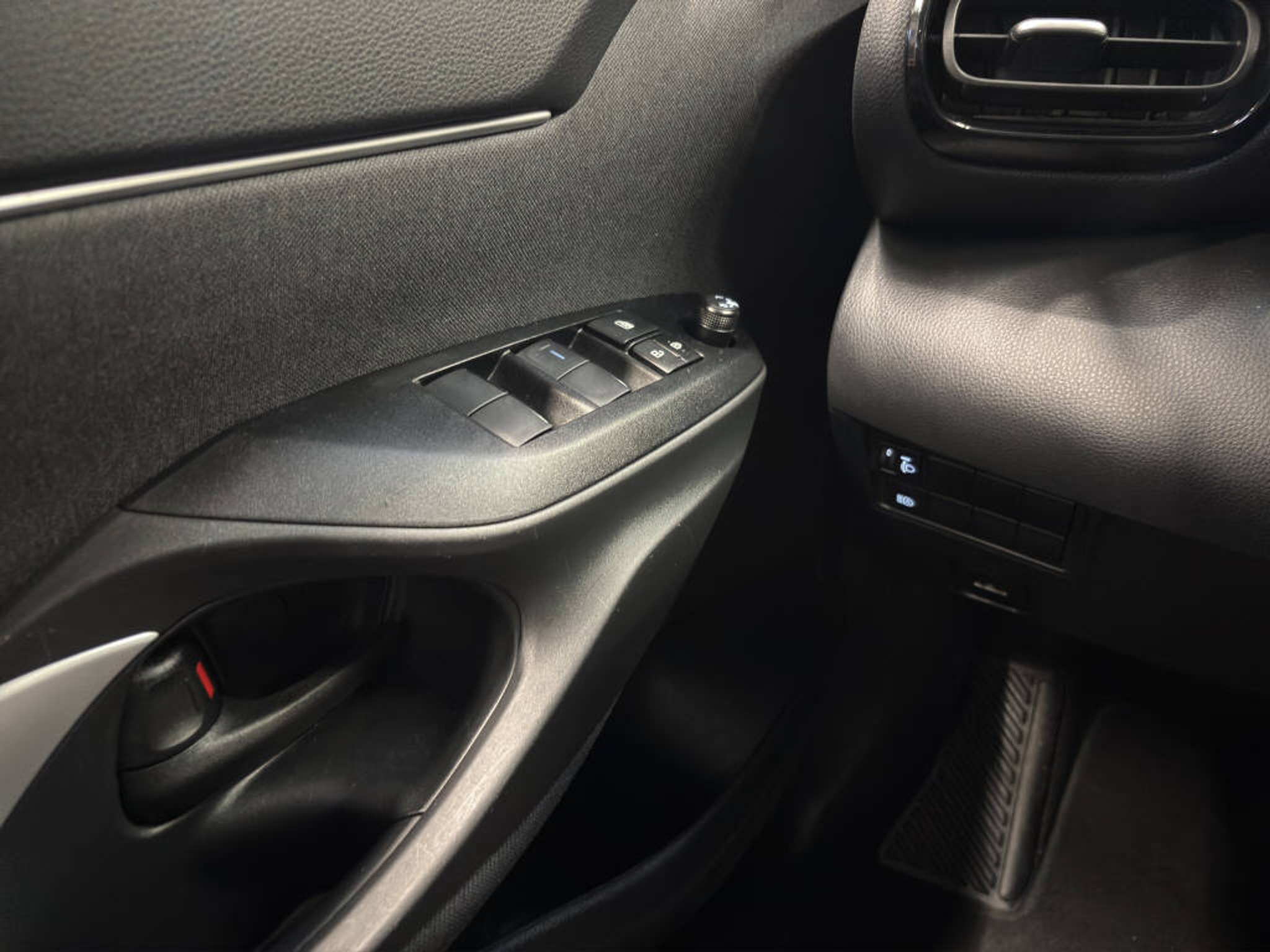 listing desktop thumbnail image 12