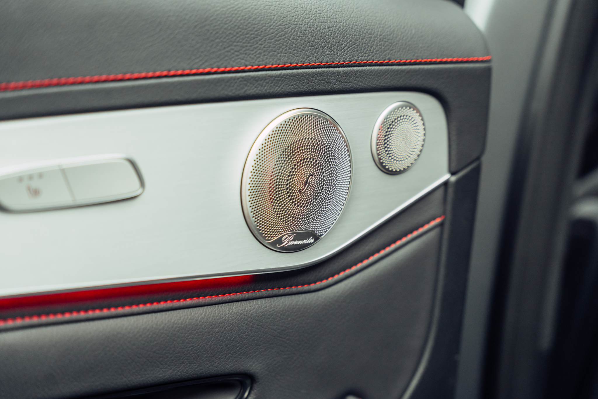 listing desktop thumbnail image 17