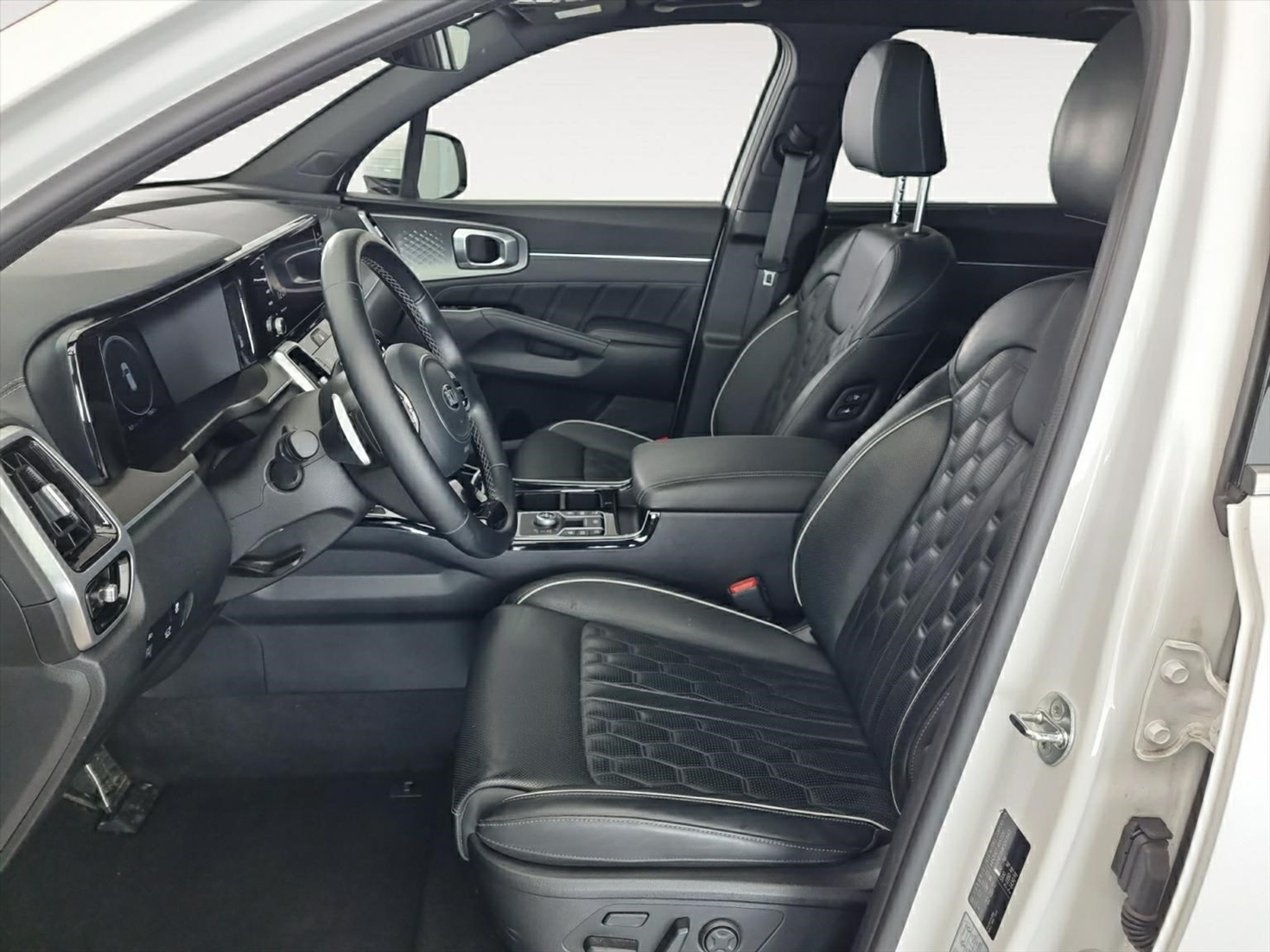 listing desktop thumbnail image 4