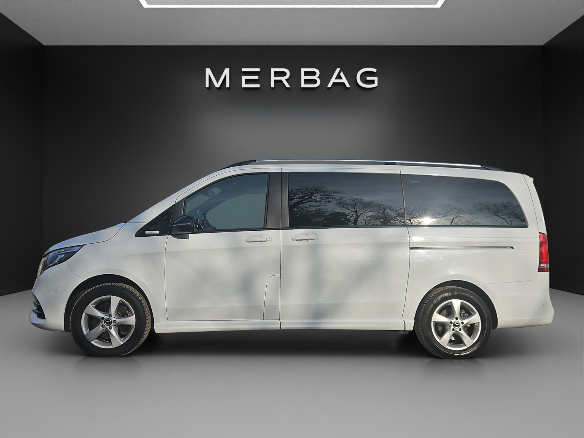 listing desktop thumbnail image 3