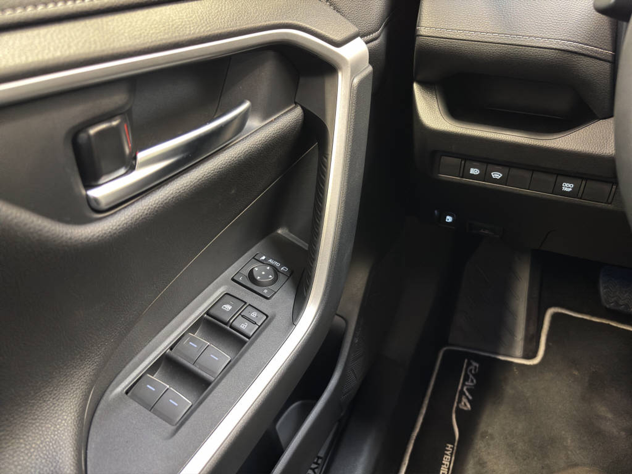 listing desktop thumbnail image 12