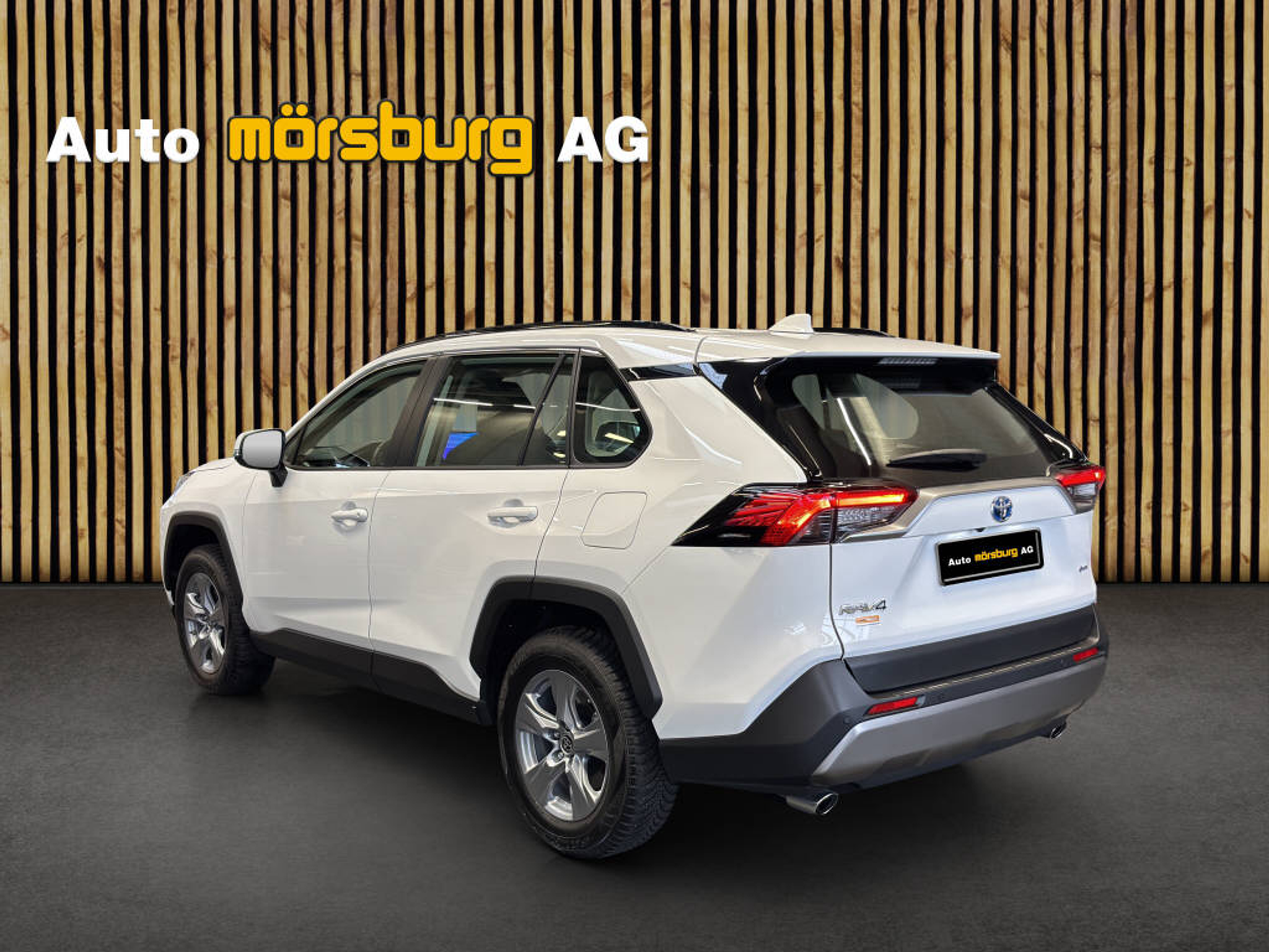 listing desktop thumbnail image 3