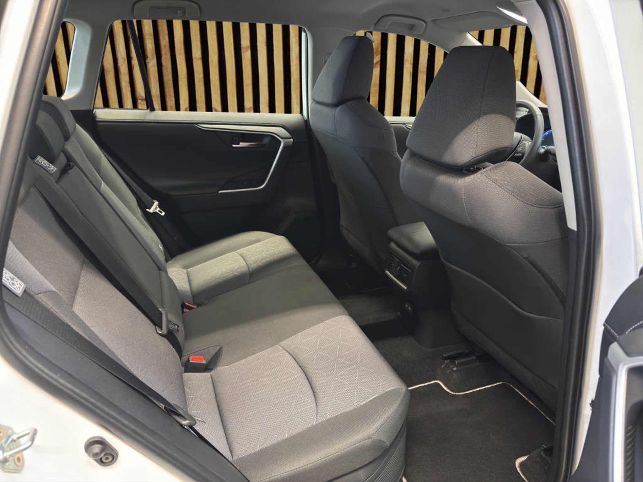 listing desktop thumbnail image 5