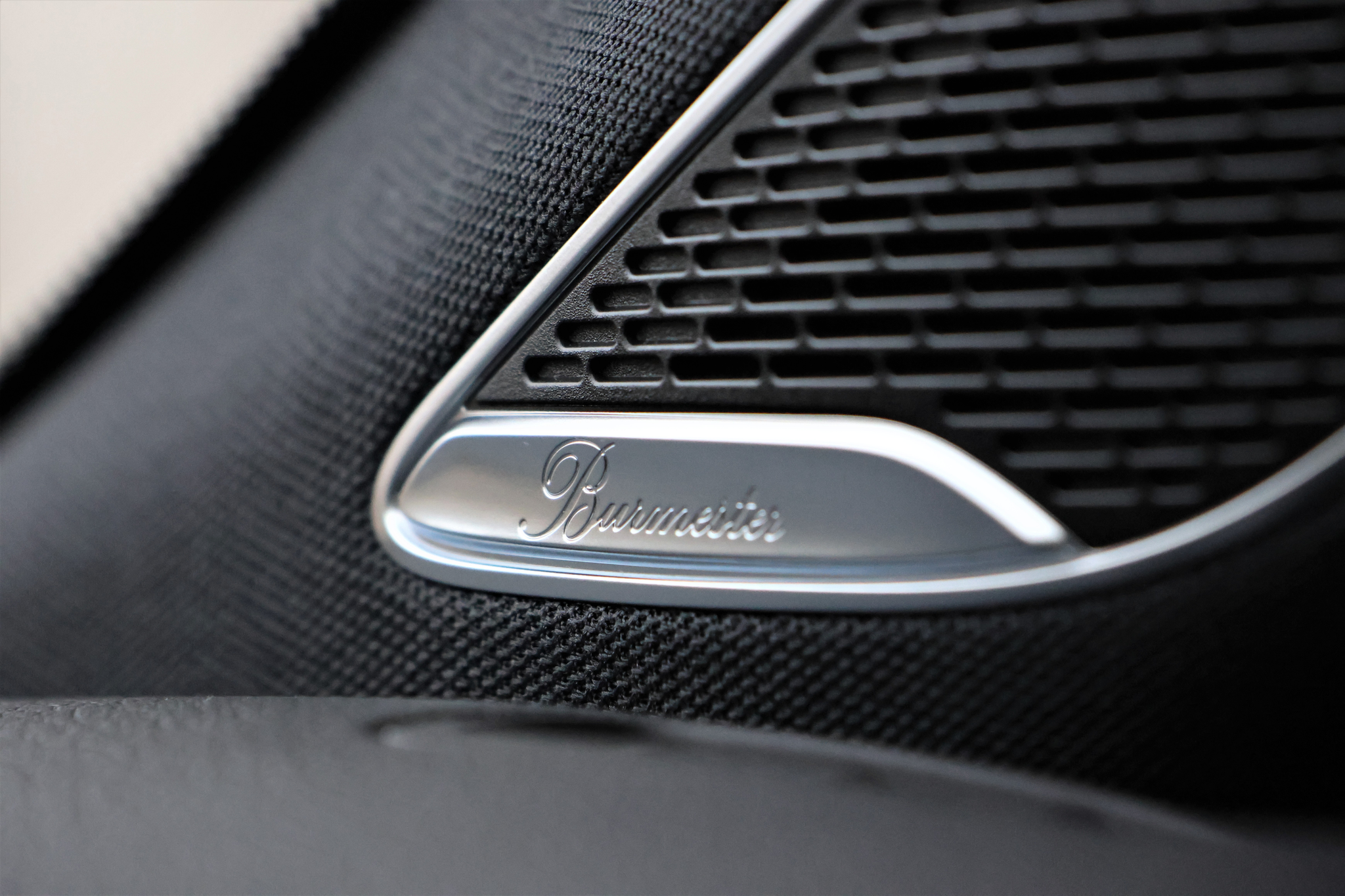 listing desktop thumbnail image 28