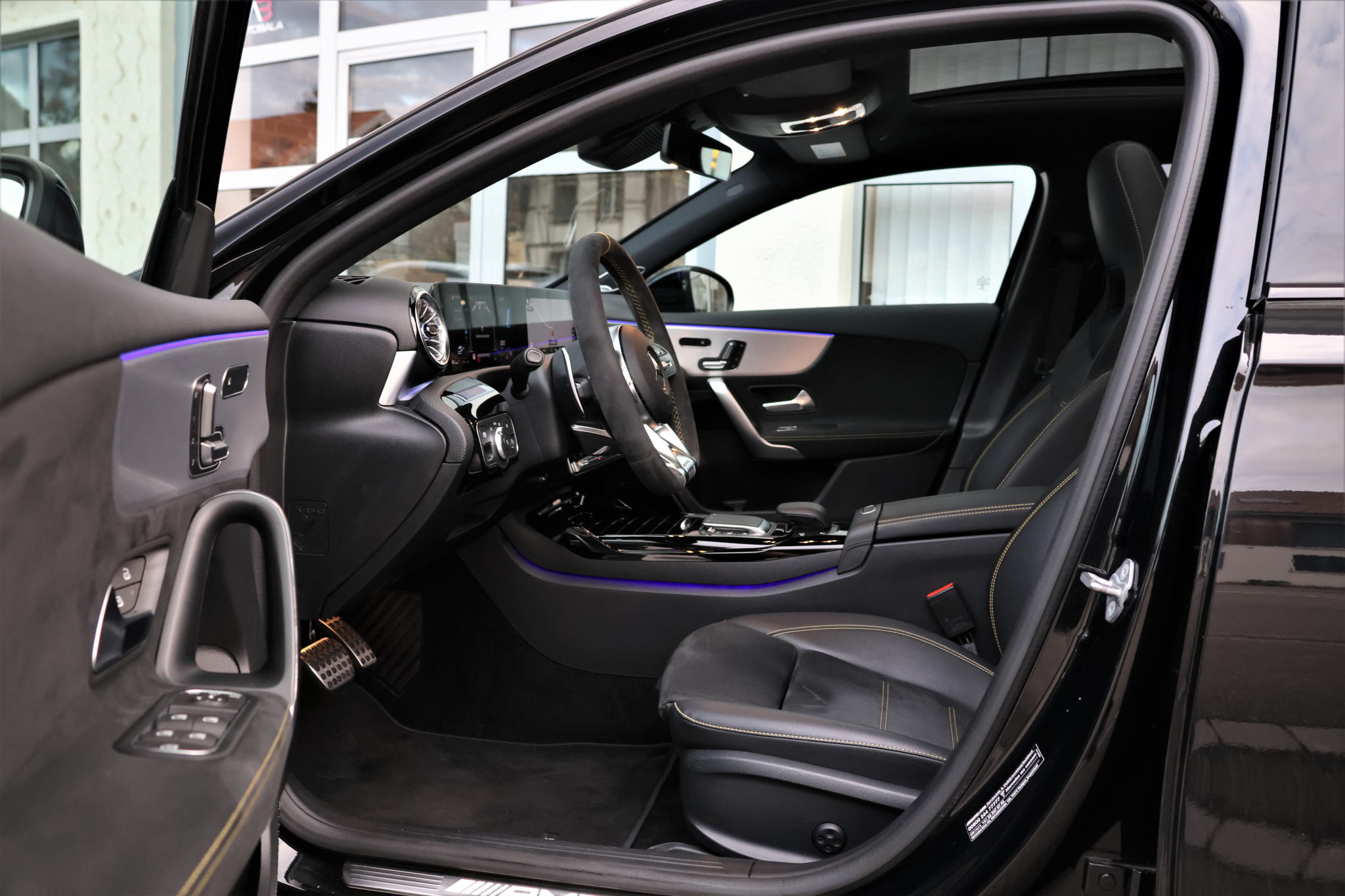 listing desktop thumbnail image 8