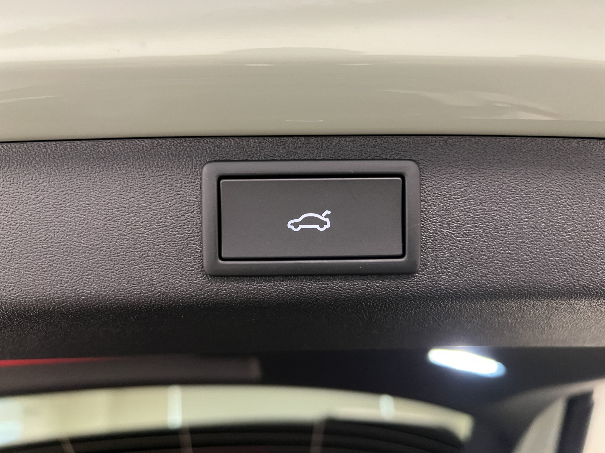 listing desktop thumbnail image 12