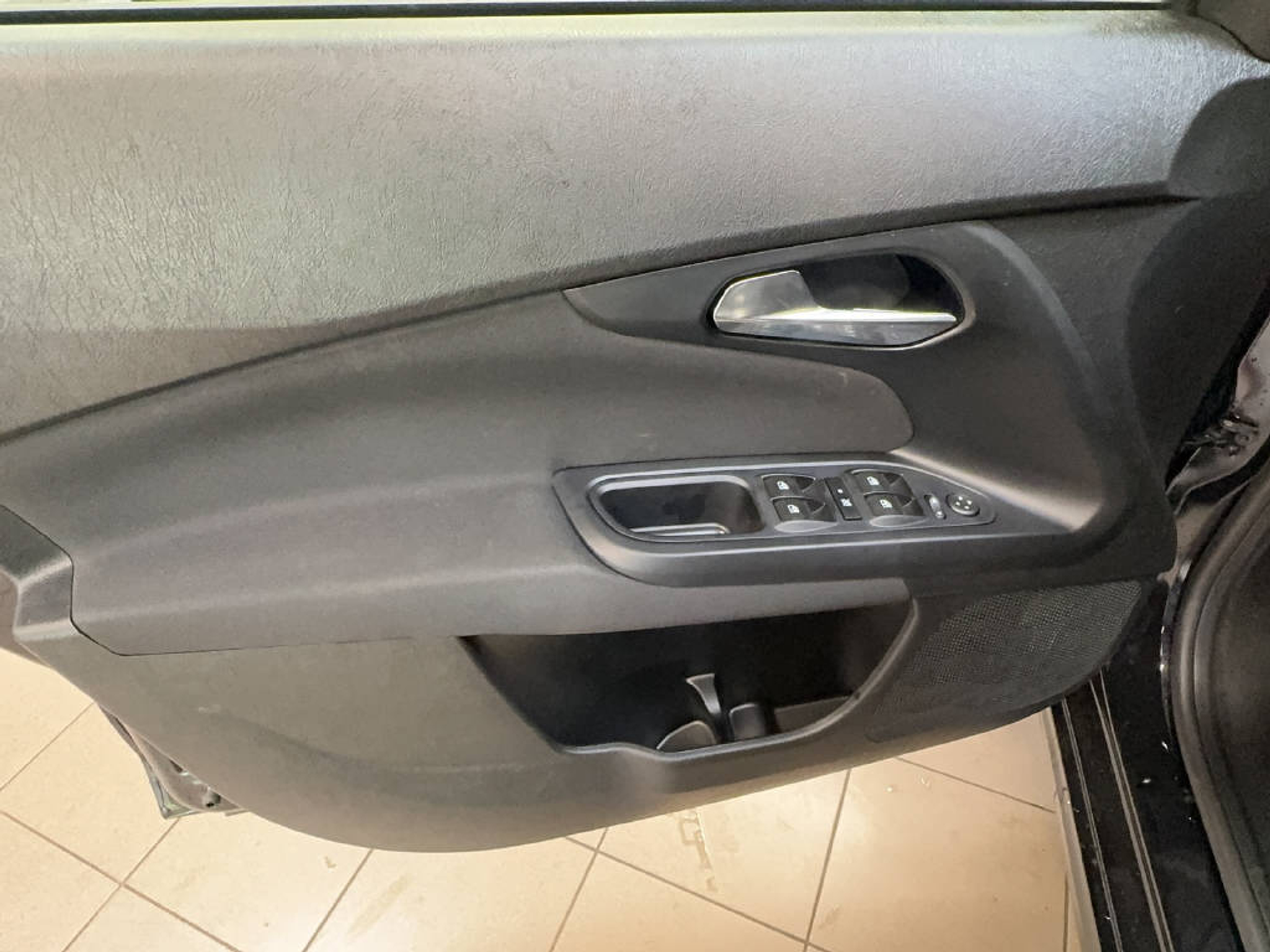 listing desktop thumbnail image 13