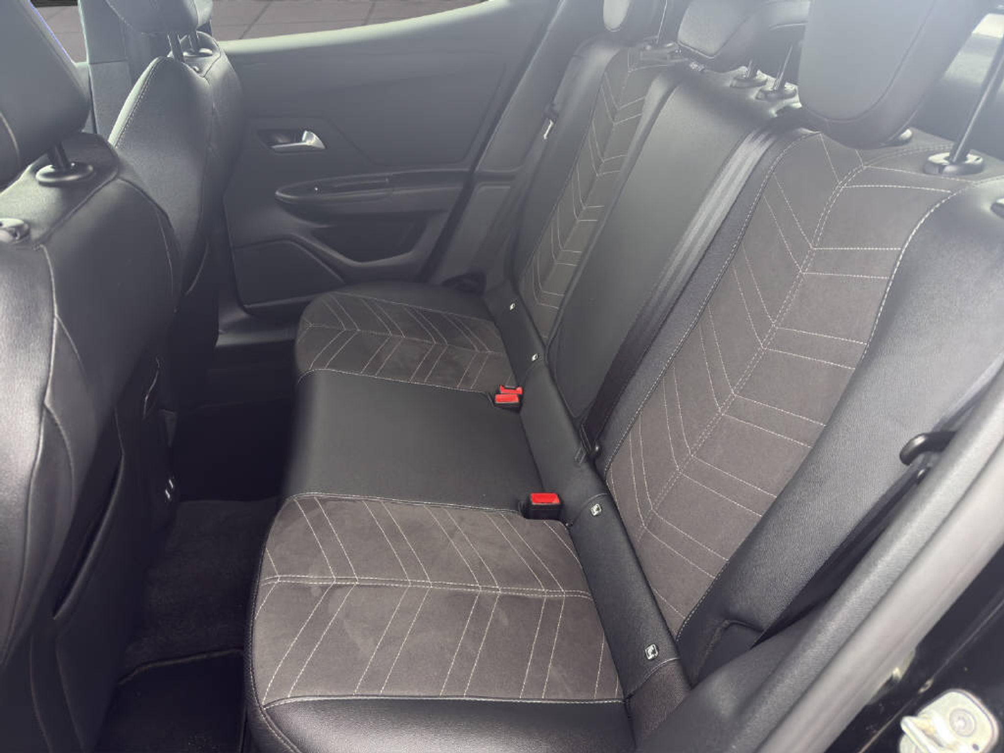 listing desktop thumbnail image 9