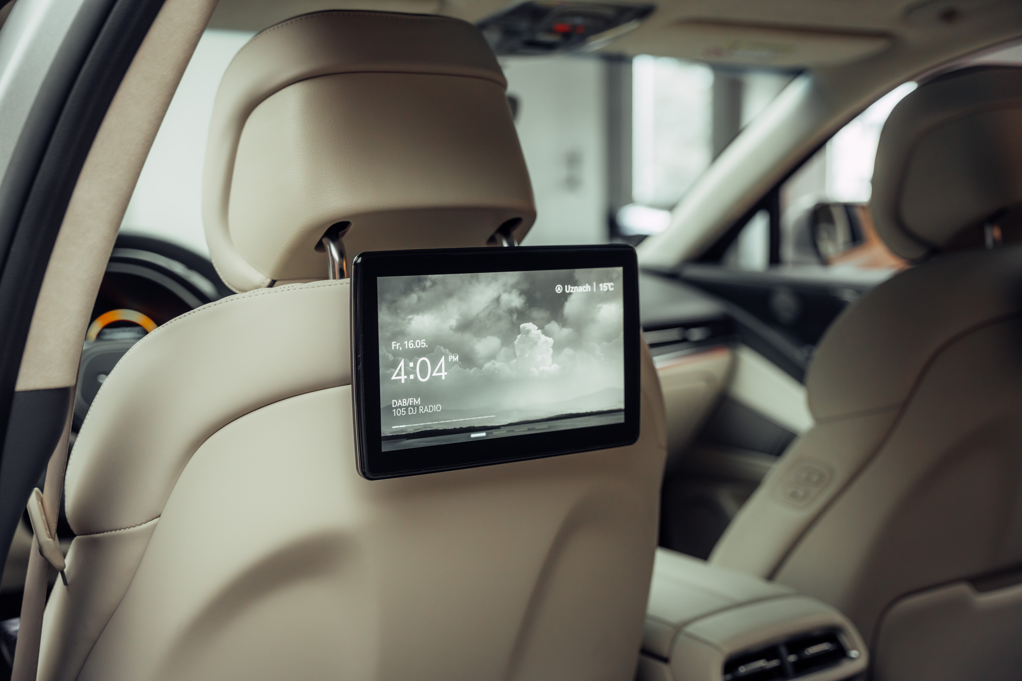 listing desktop thumbnail image 11