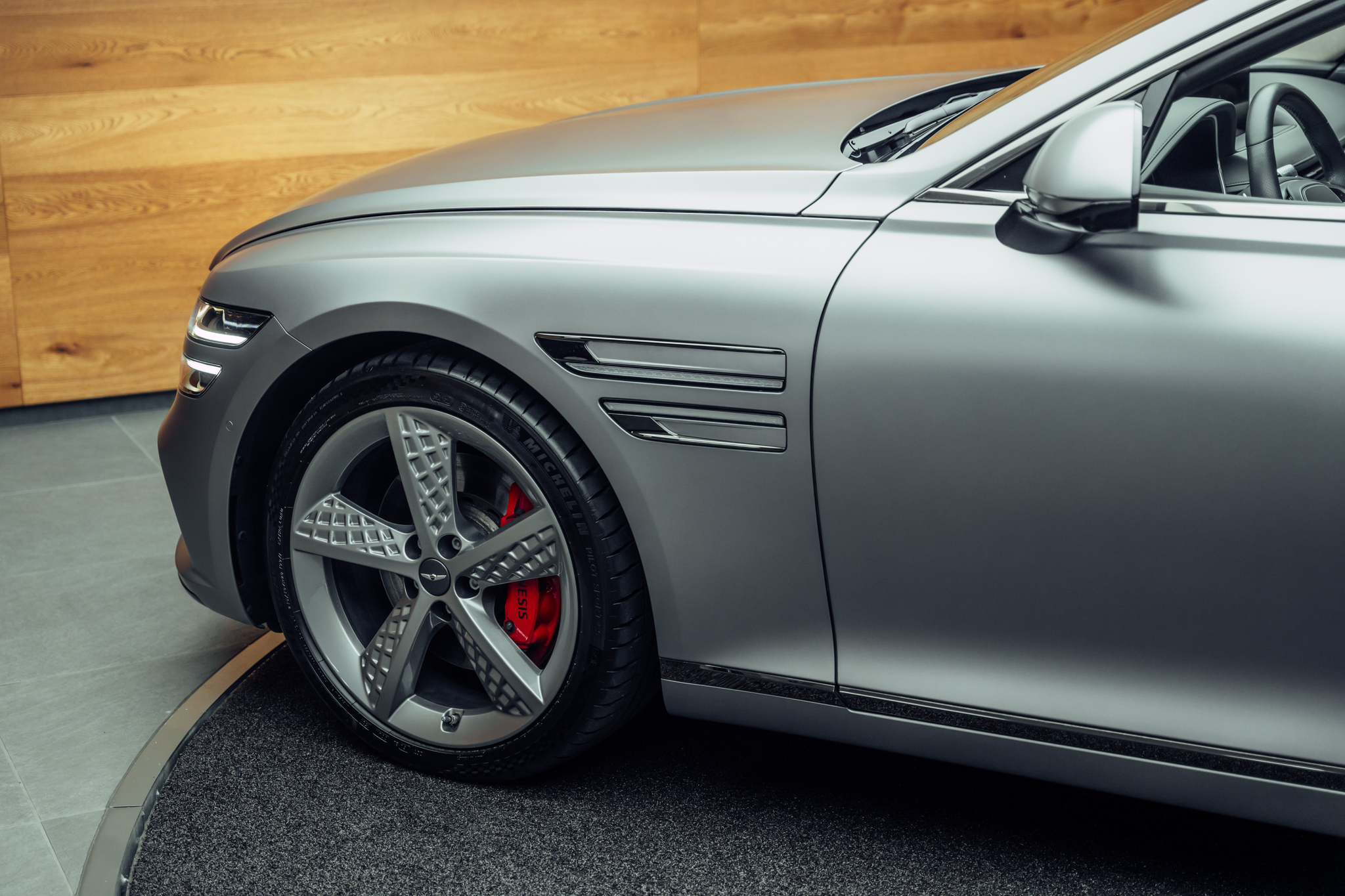 listing desktop thumbnail image 18