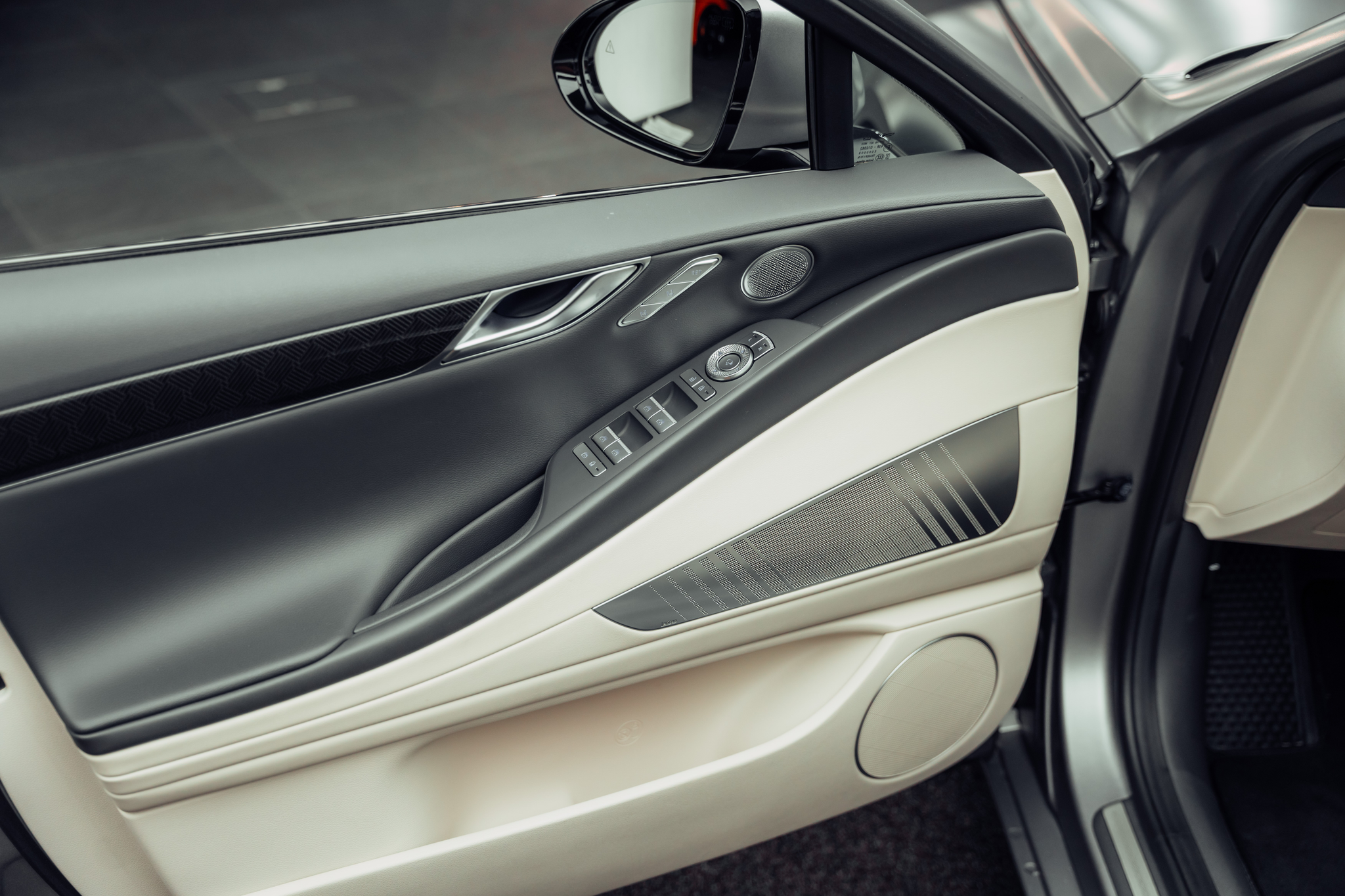 listing desktop thumbnail image 12