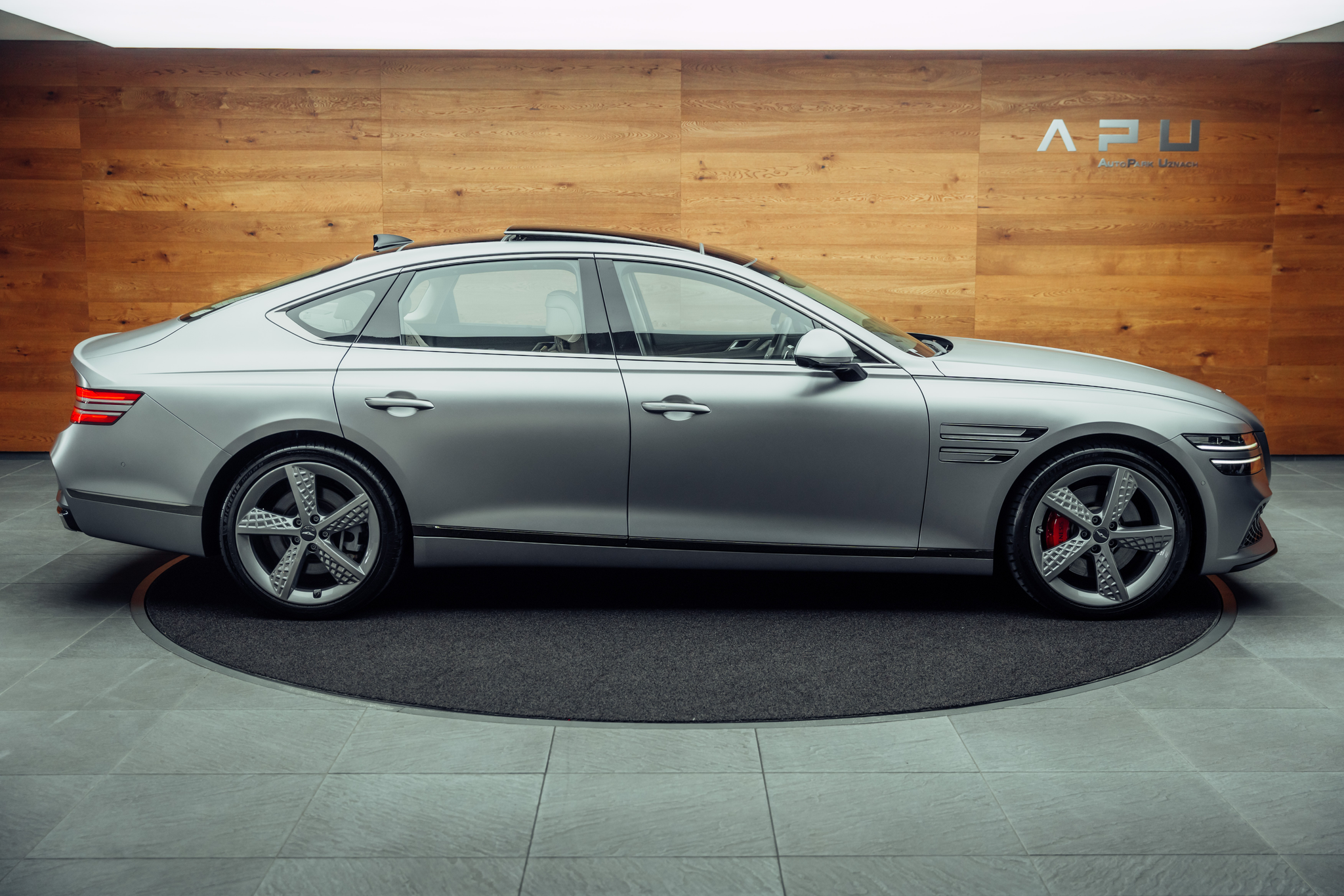 listing desktop thumbnail image 9