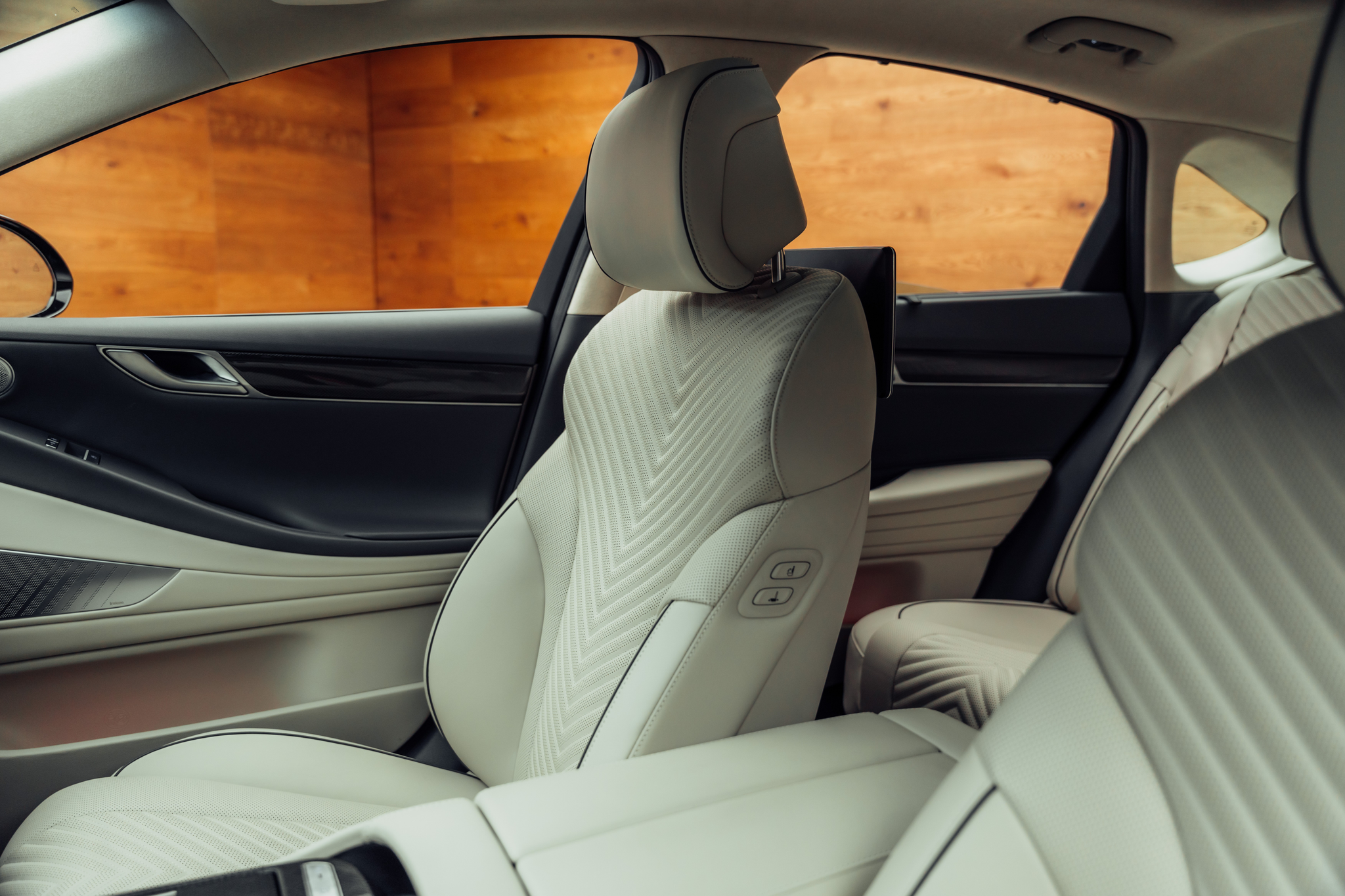 listing desktop thumbnail image 6