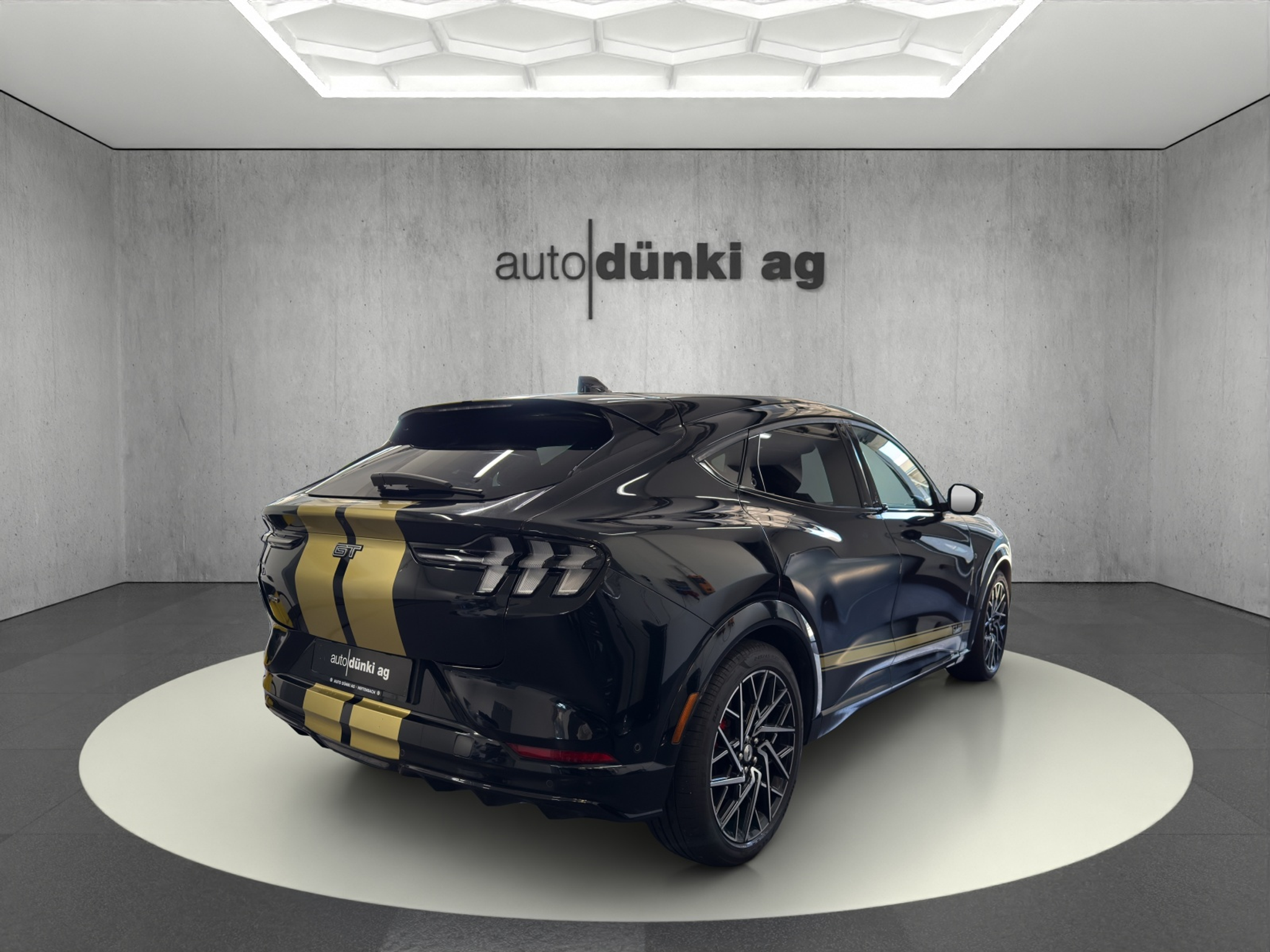 listing desktop thumbnail image 3