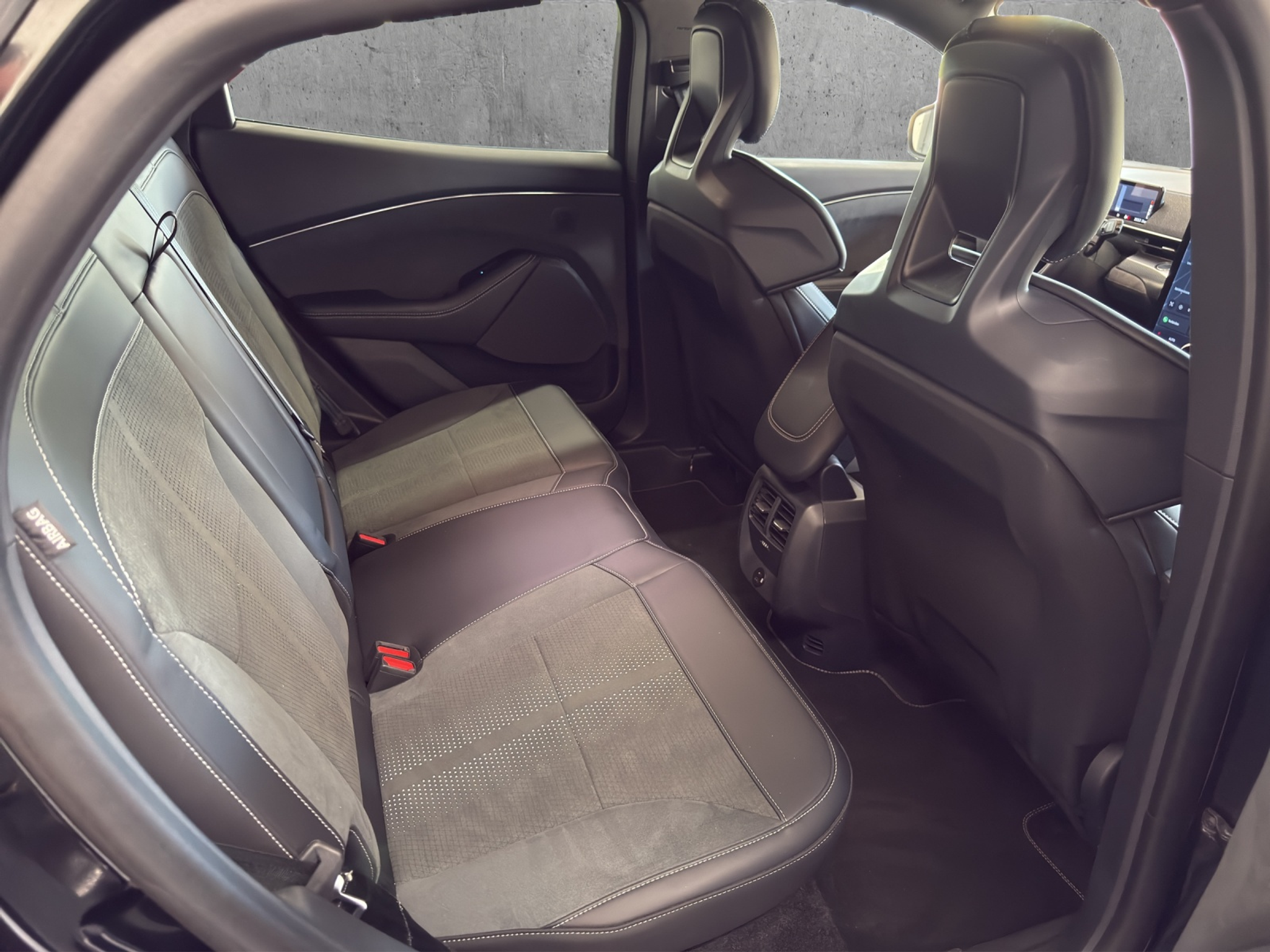 listing desktop thumbnail image 11