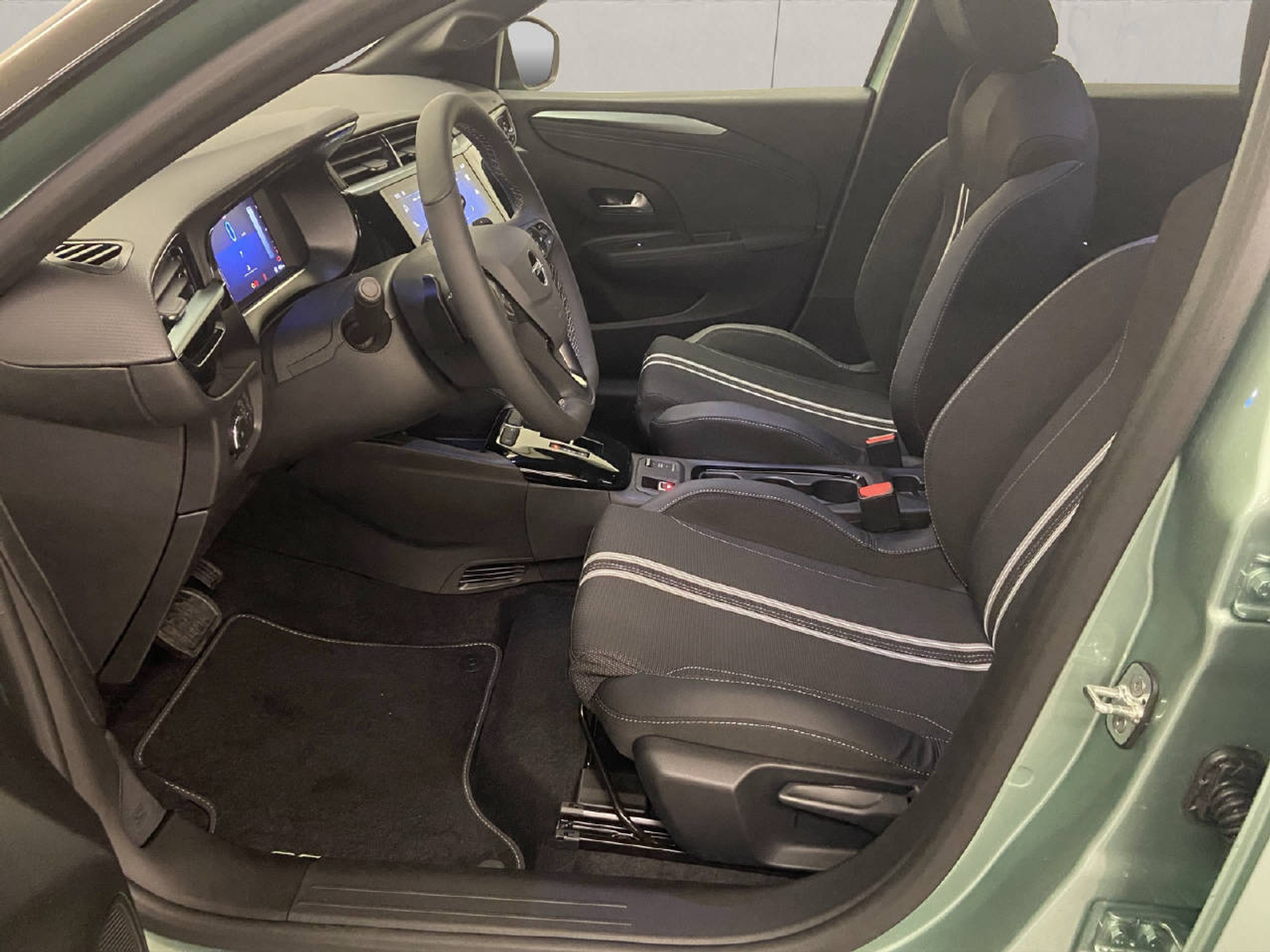 listing desktop thumbnail image 4