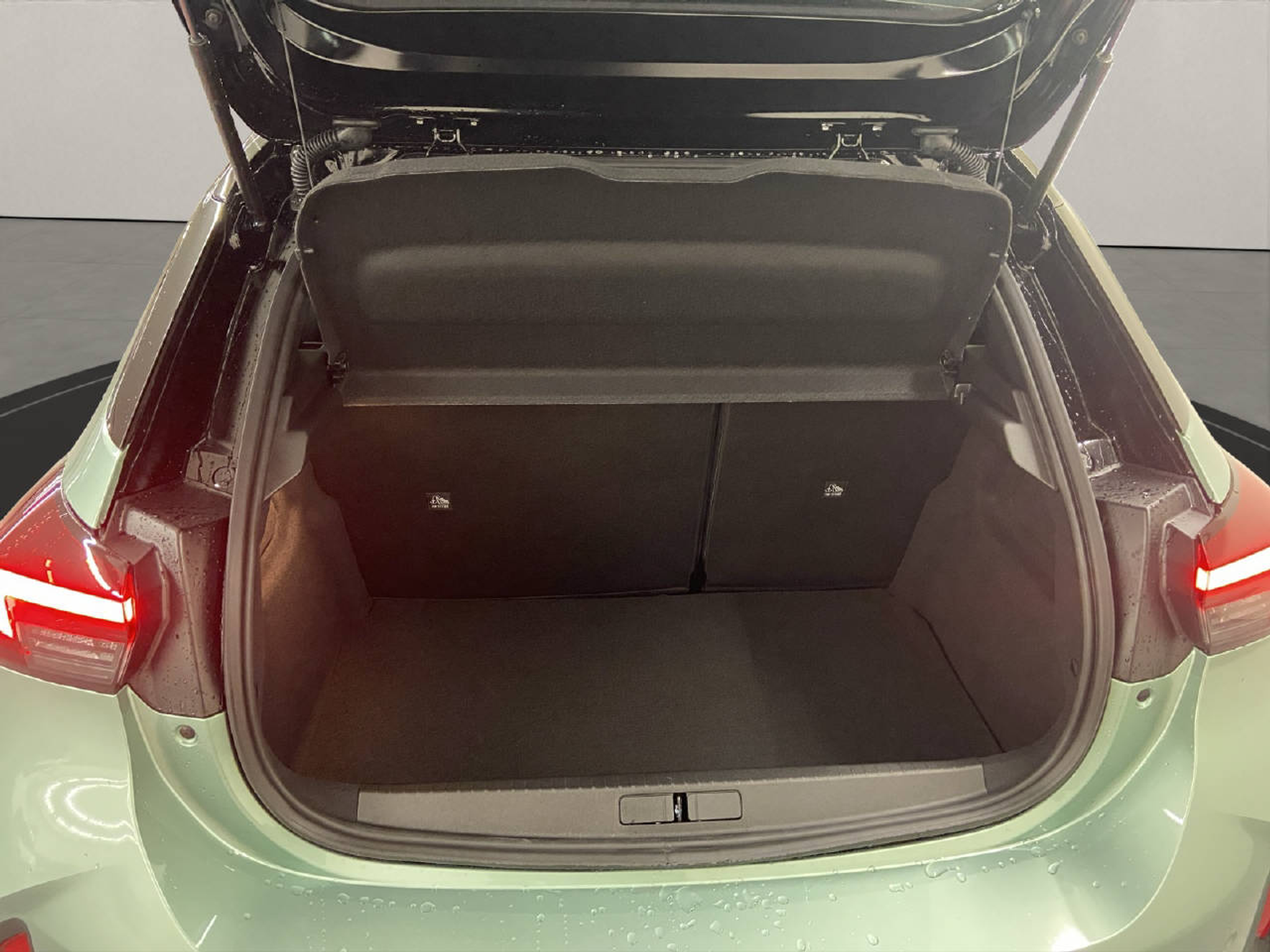 listing desktop thumbnail image 12