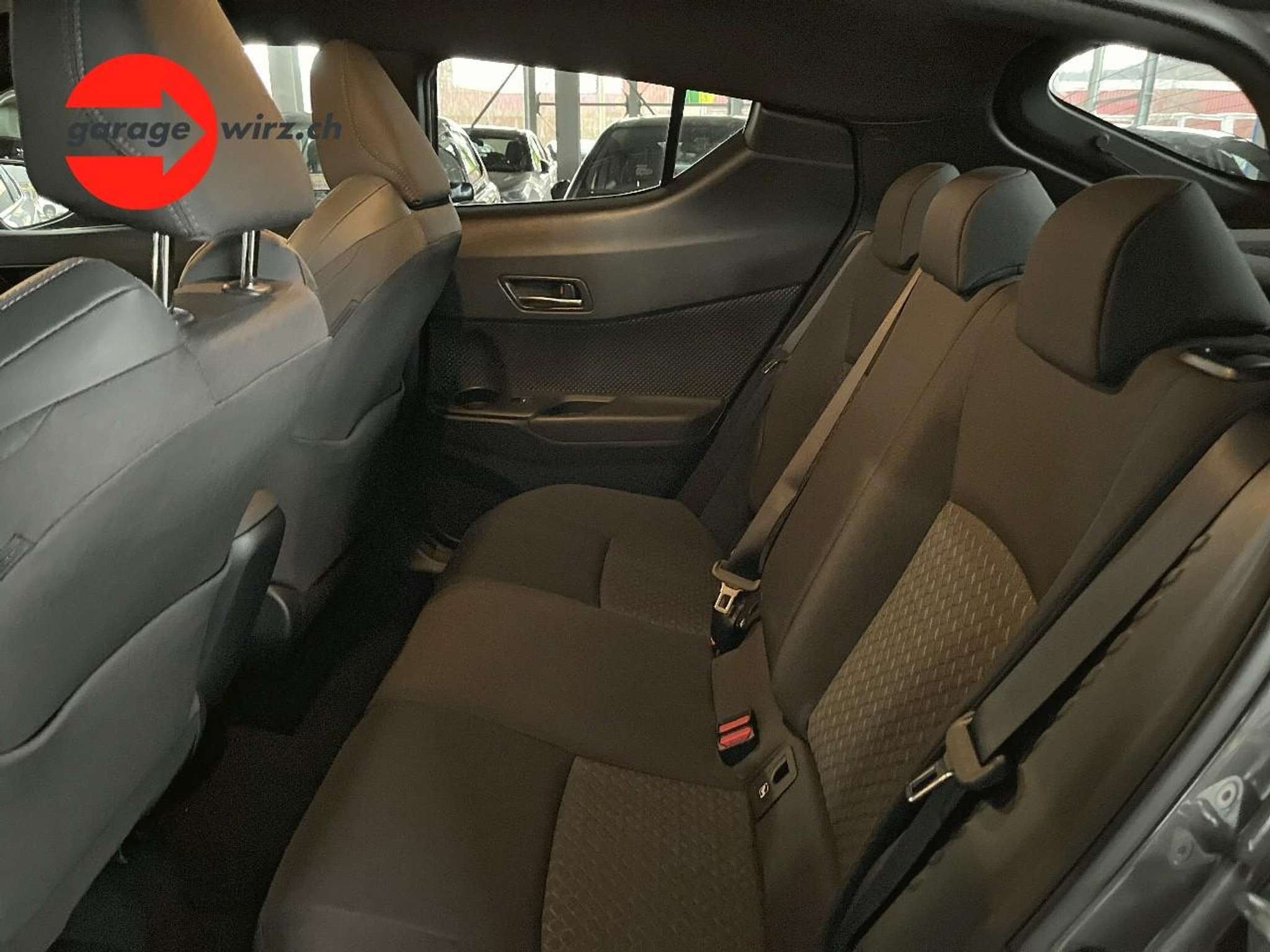 listing desktop thumbnail image 7