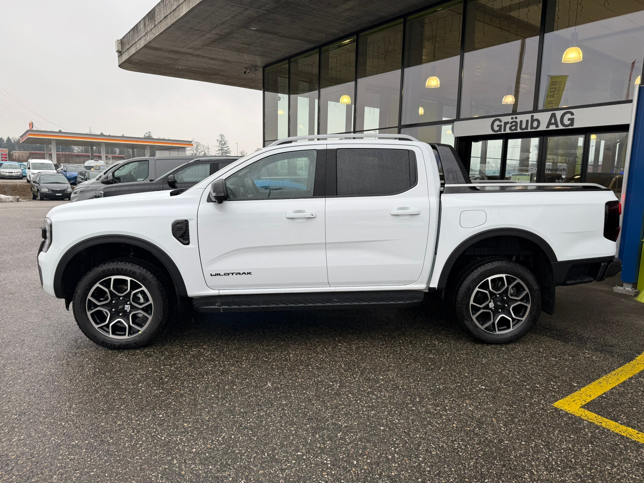 listing desktop thumbnail image 3