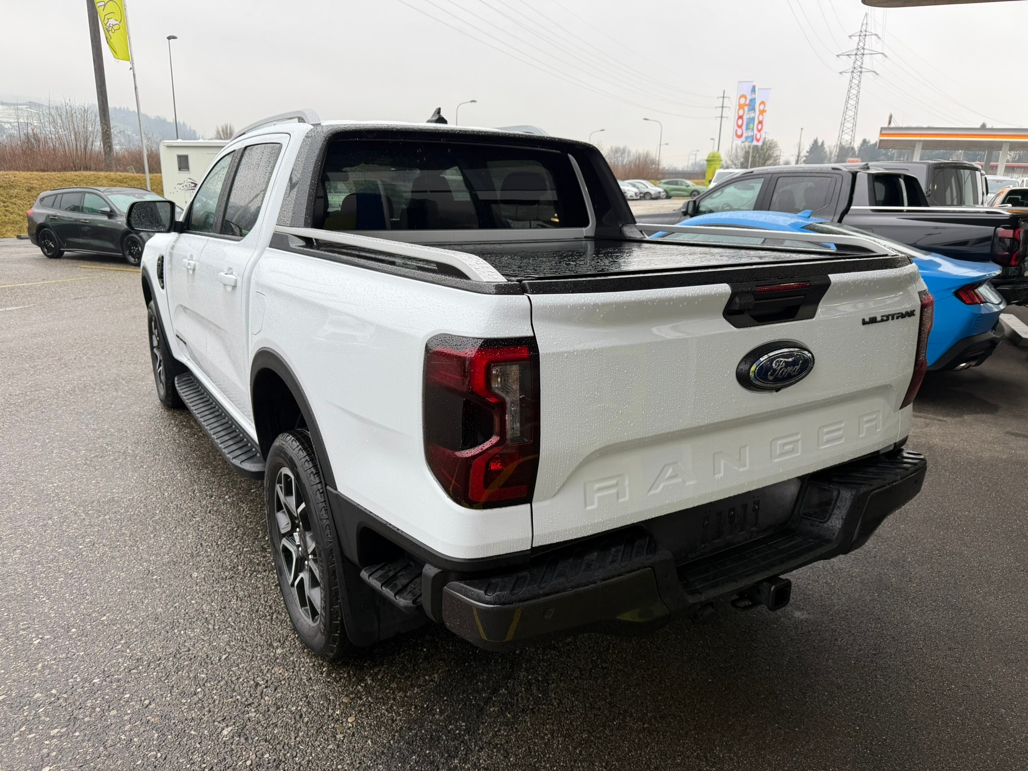 listing desktop thumbnail image 4