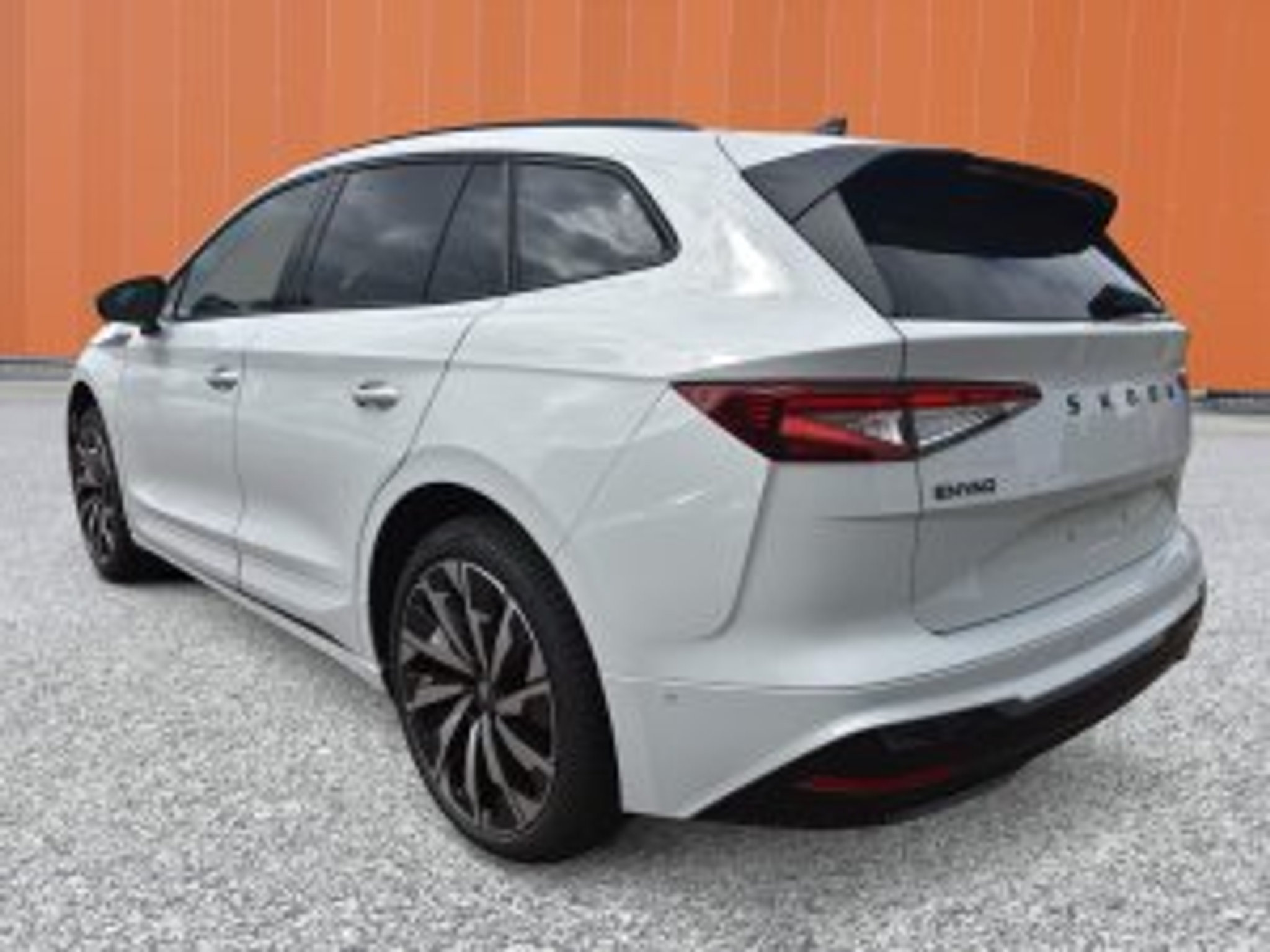 listing desktop thumbnail image 13