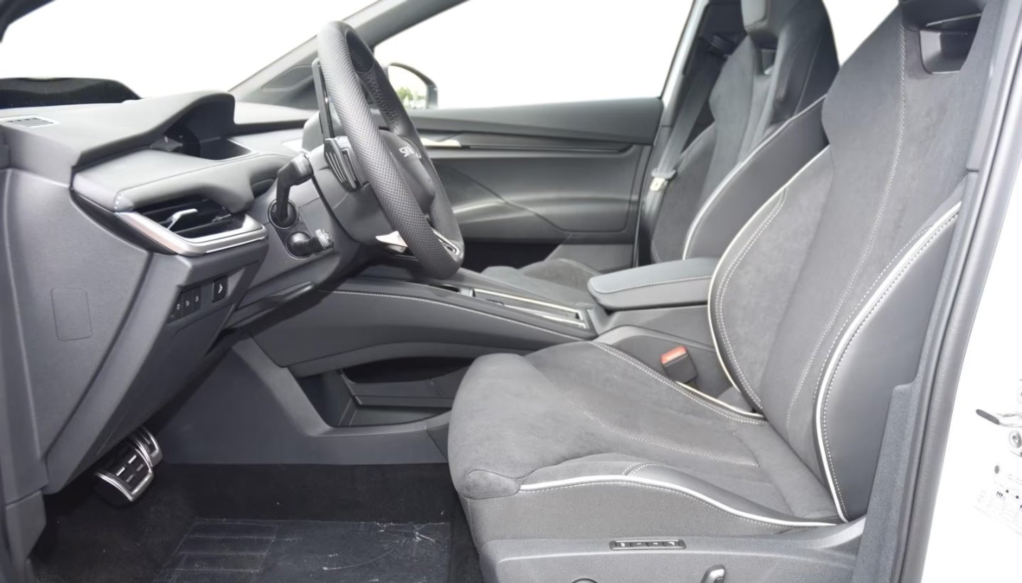 listing desktop thumbnail image 11