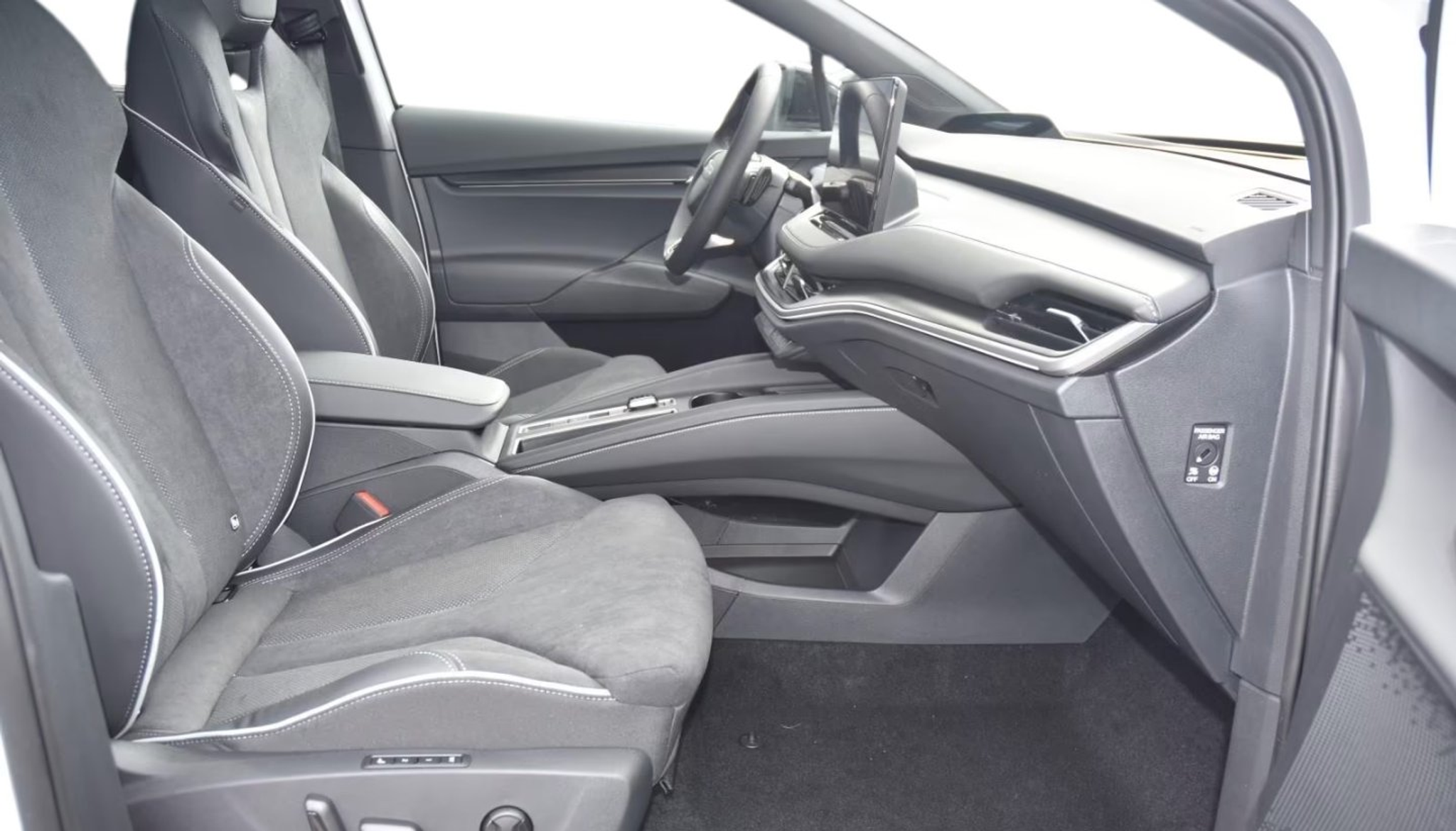 listing desktop thumbnail image 8