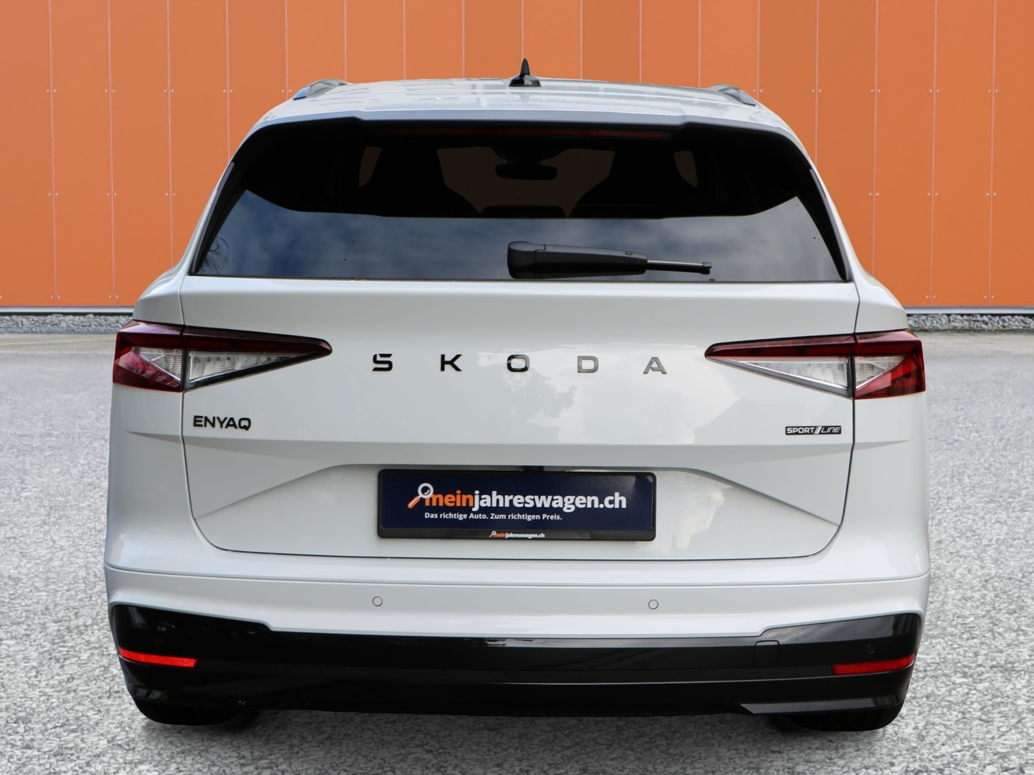 listing desktop thumbnail image 4