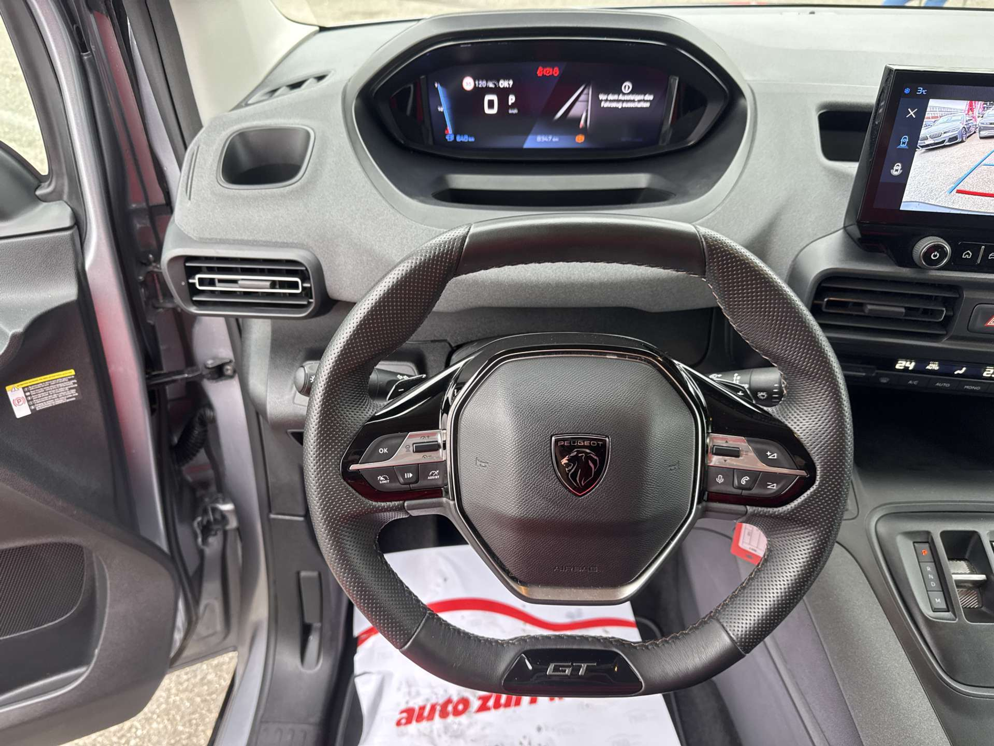 listing desktop thumbnail image 15