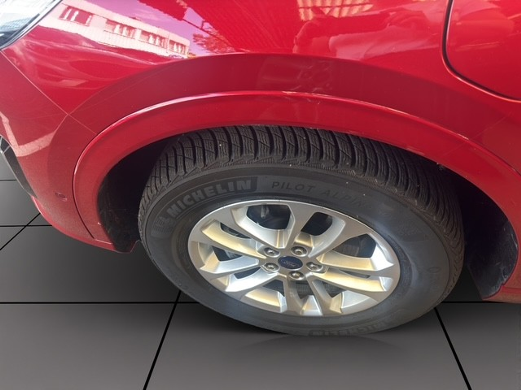 listing desktop thumbnail image 3