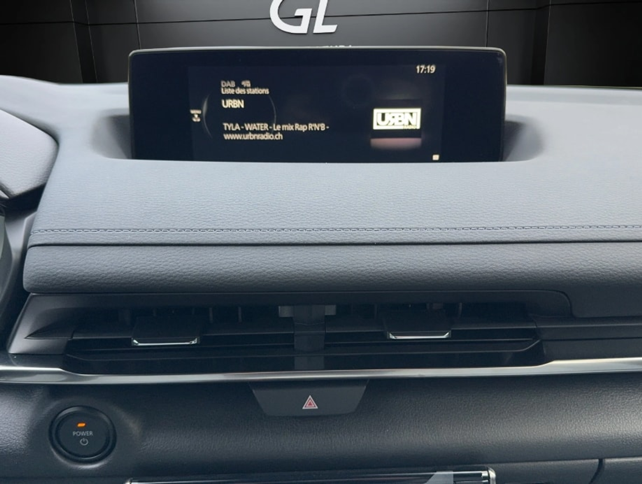 listing desktop thumbnail image 12