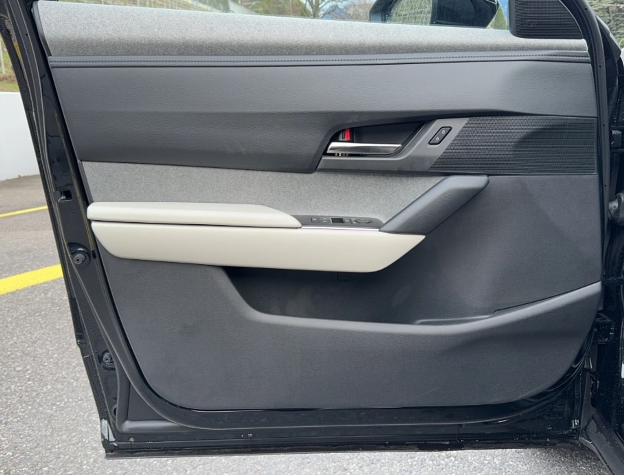 listing desktop thumbnail image 9