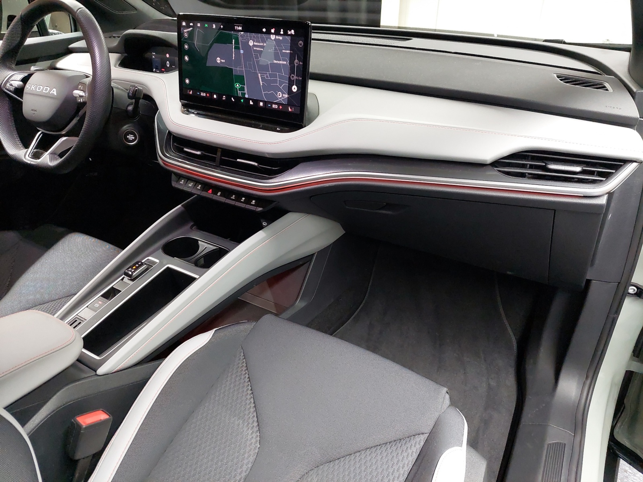 listing desktop thumbnail image 9