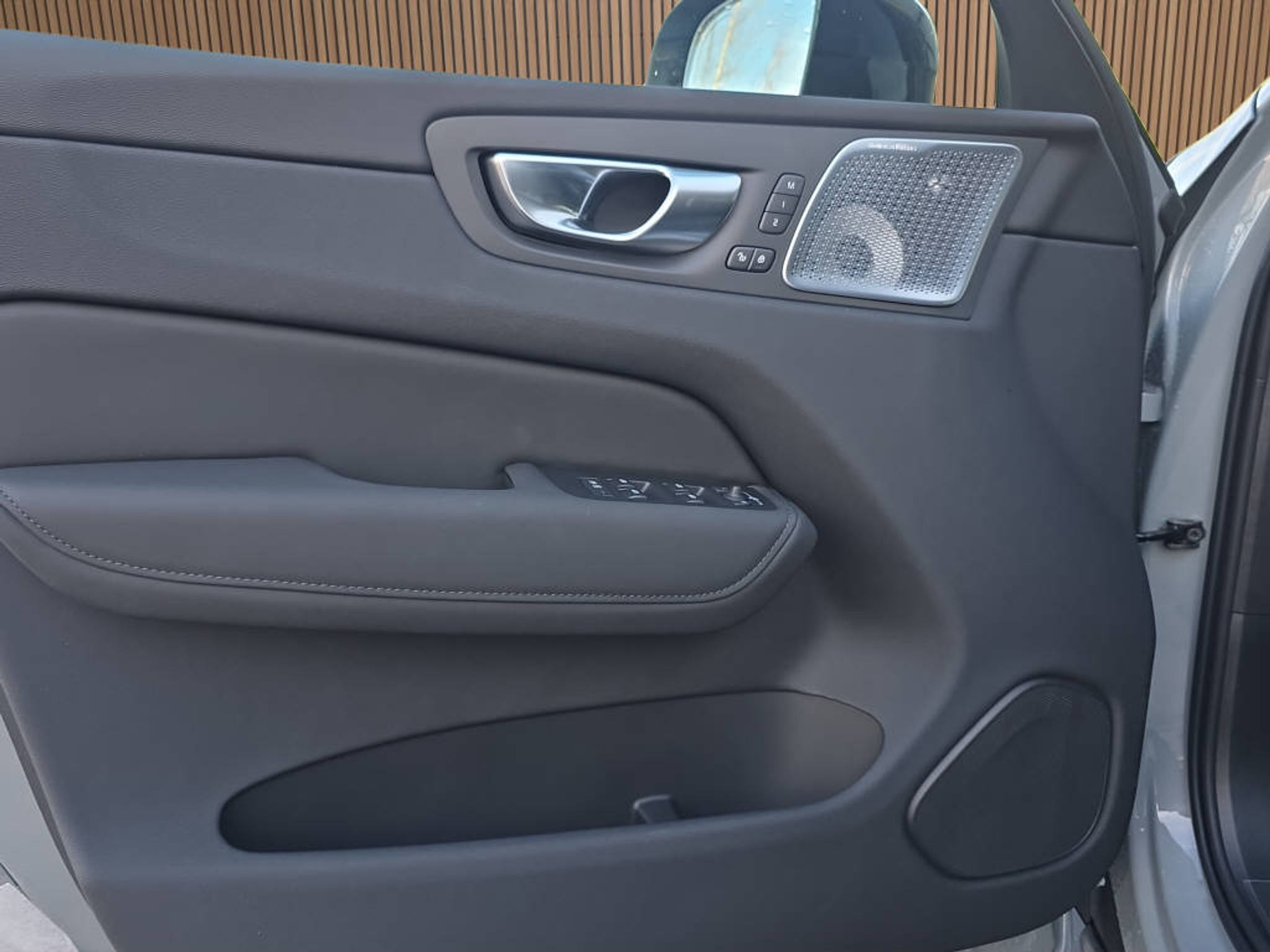 listing desktop thumbnail image 13